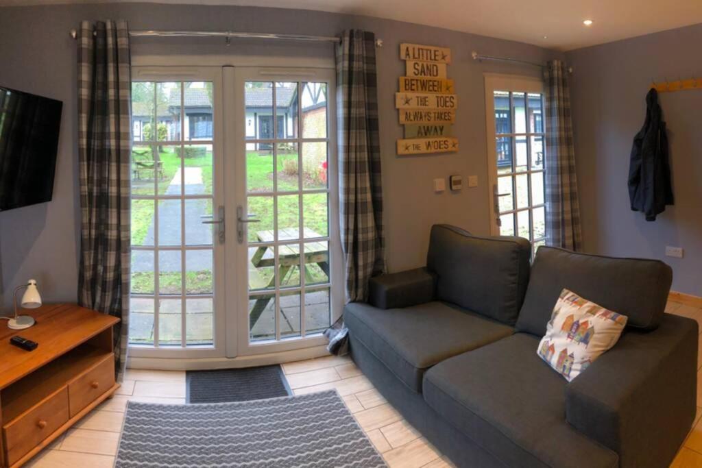 41 Tudor Court view 4
