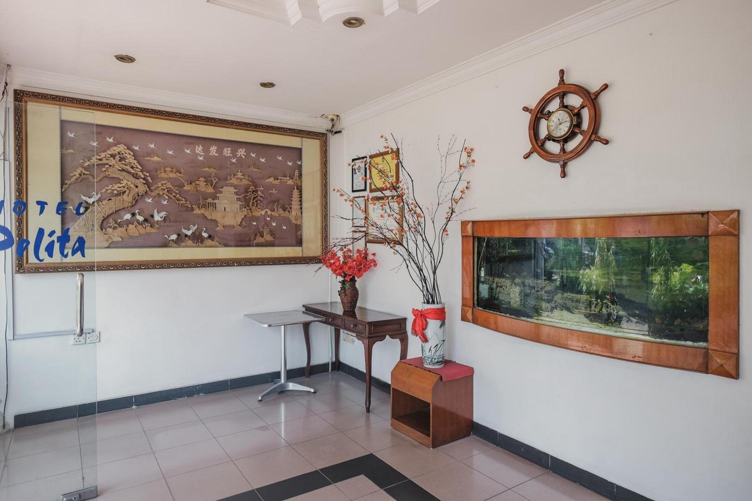 Reddoorz near Nagoya Hill Mall Batam 5 view 4