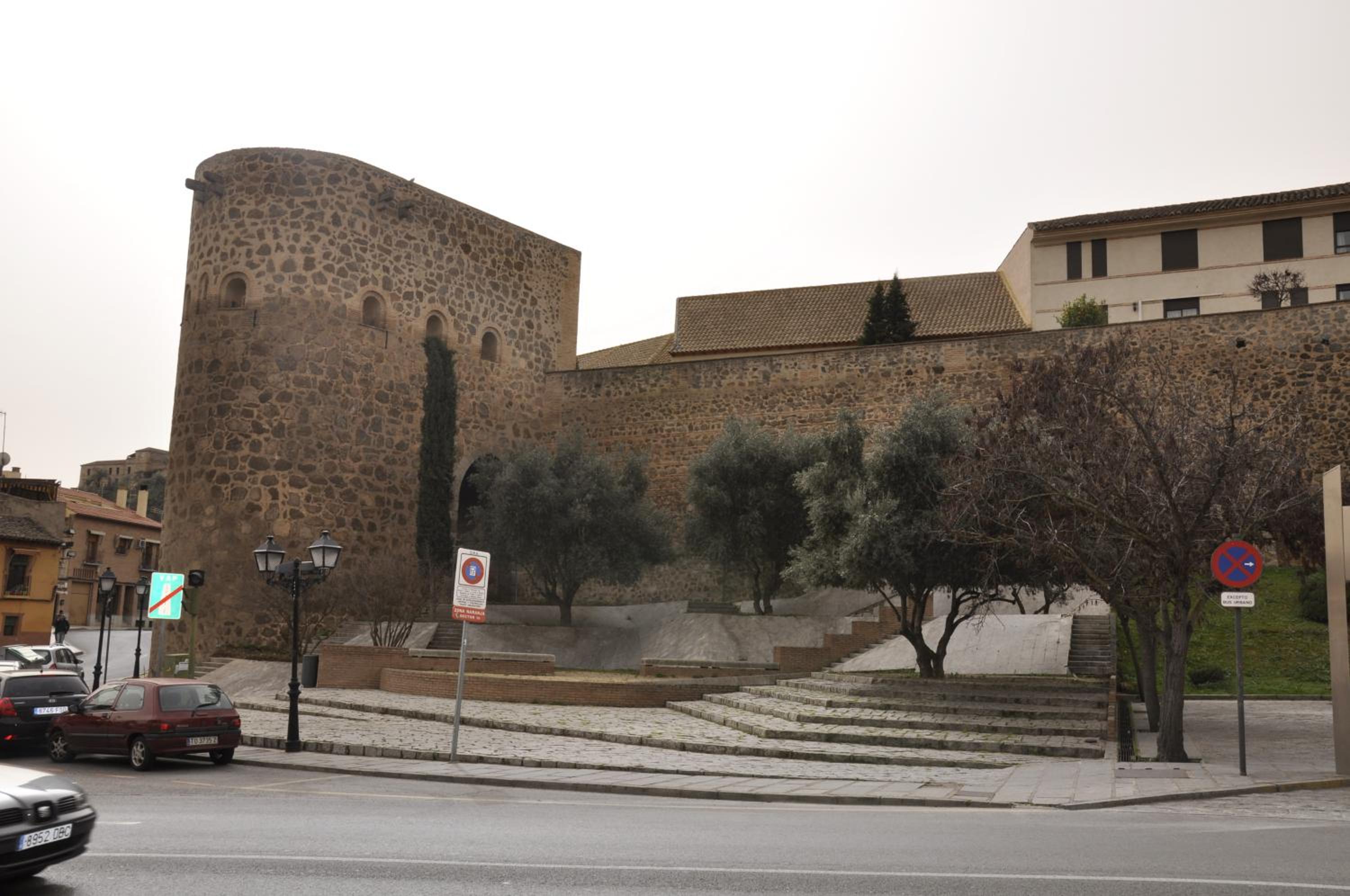 Puerta del Vado Bajo