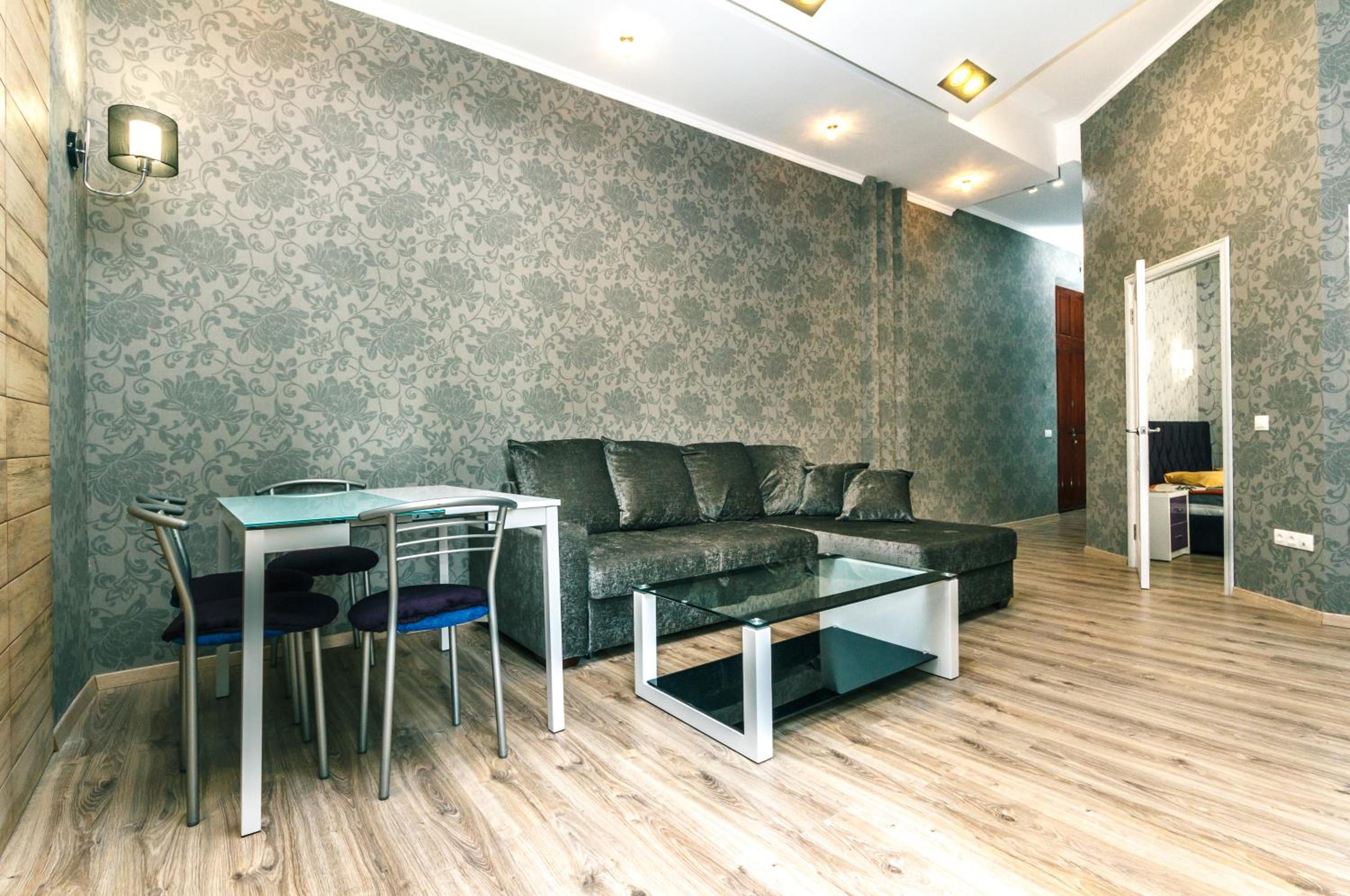 One bedroom, 6 Zankovetskoi St Near a Khreschatyk view 4