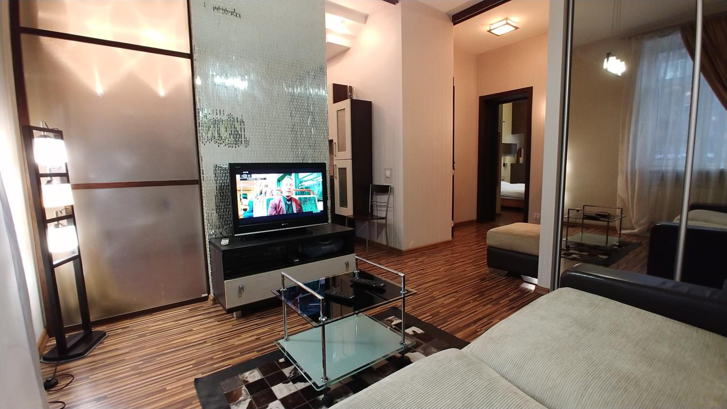 One bedroom. Lux. 17 Baseina str. Near Gulliver view 4