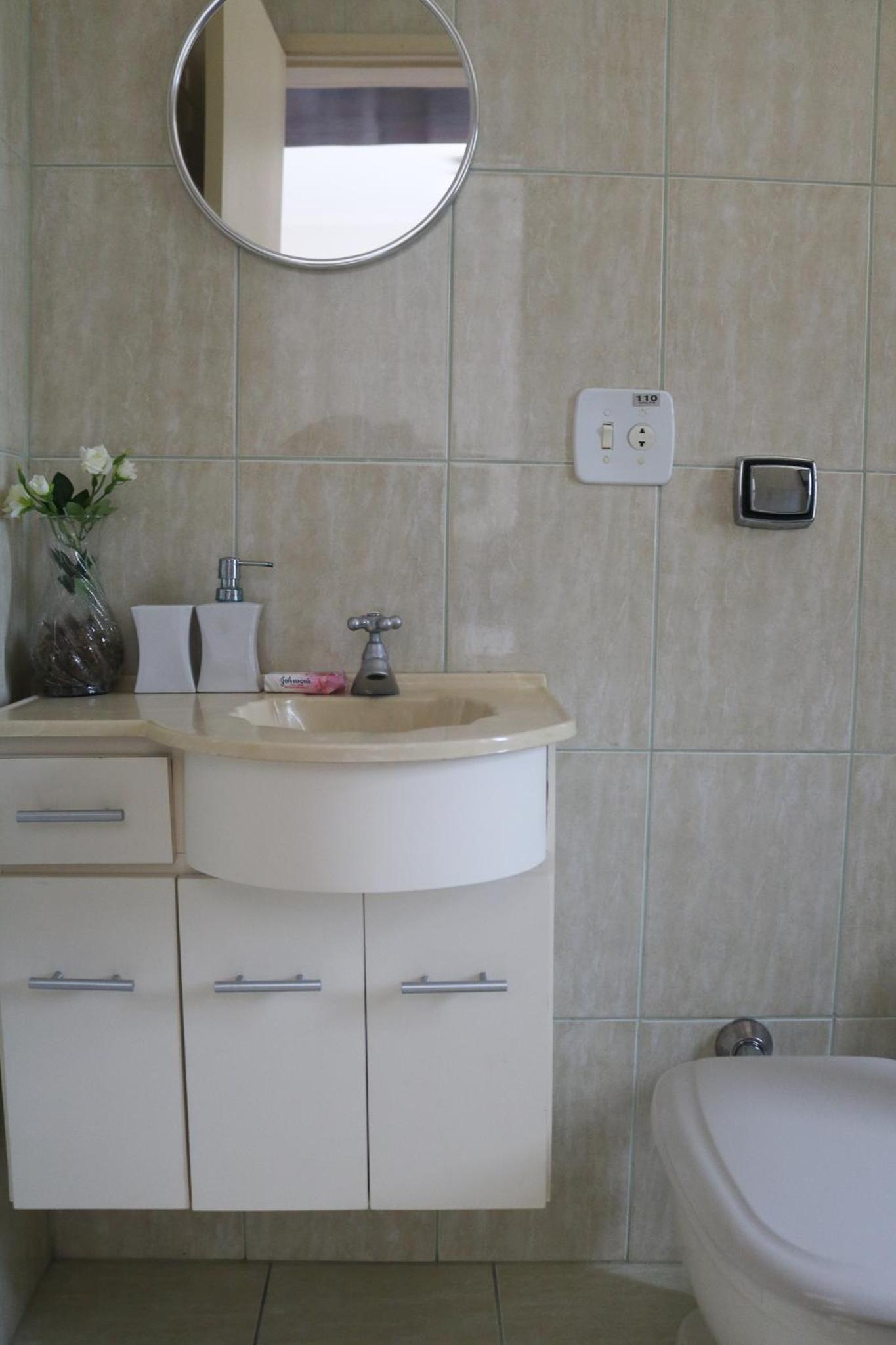 3 dormitórios no Guarujá, próximo ao Aquário! Sinta-se em casa!