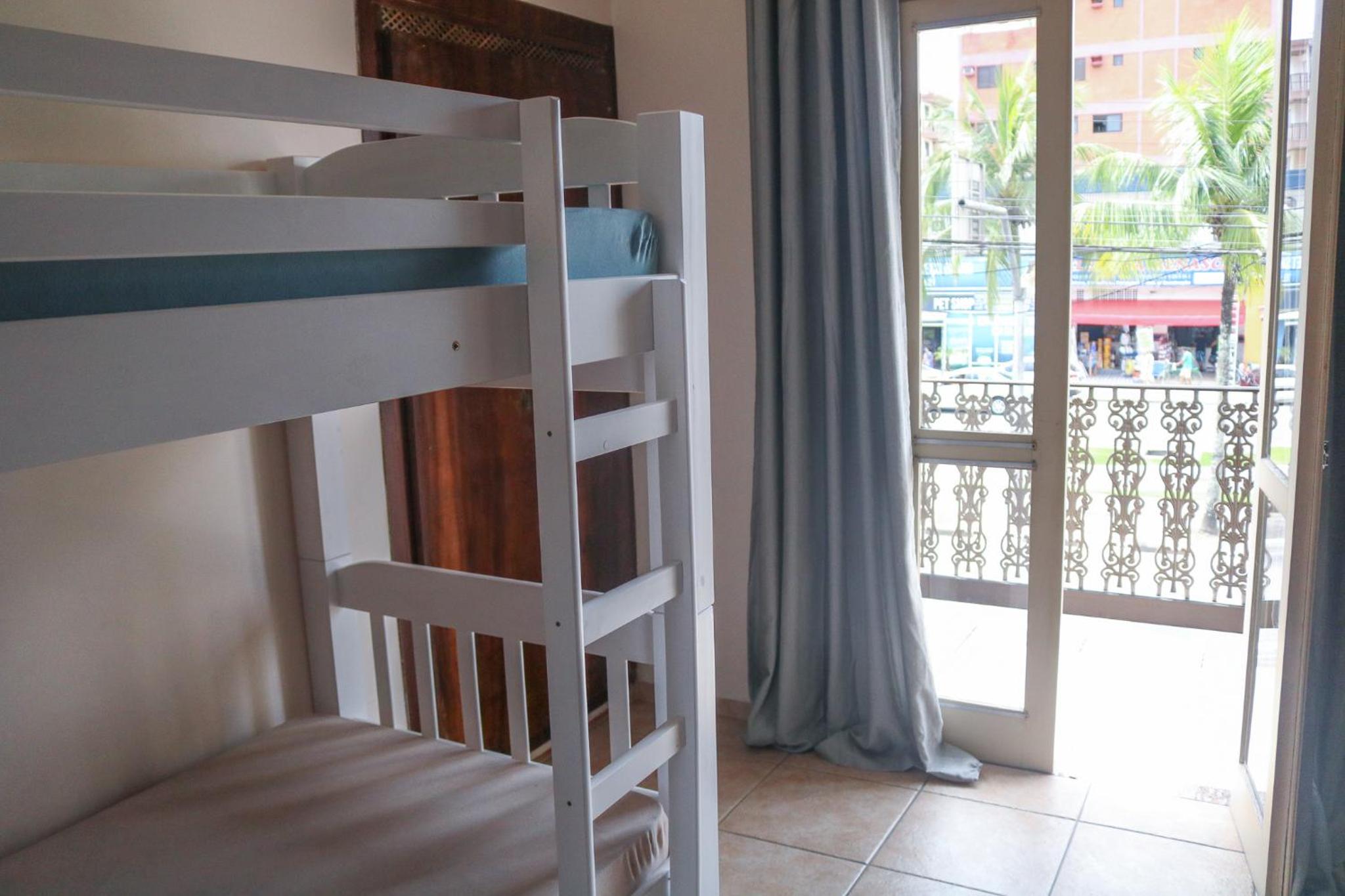 3 dormitórios no Guarujá, próximo ao Aquário! Sinta-se em casa!