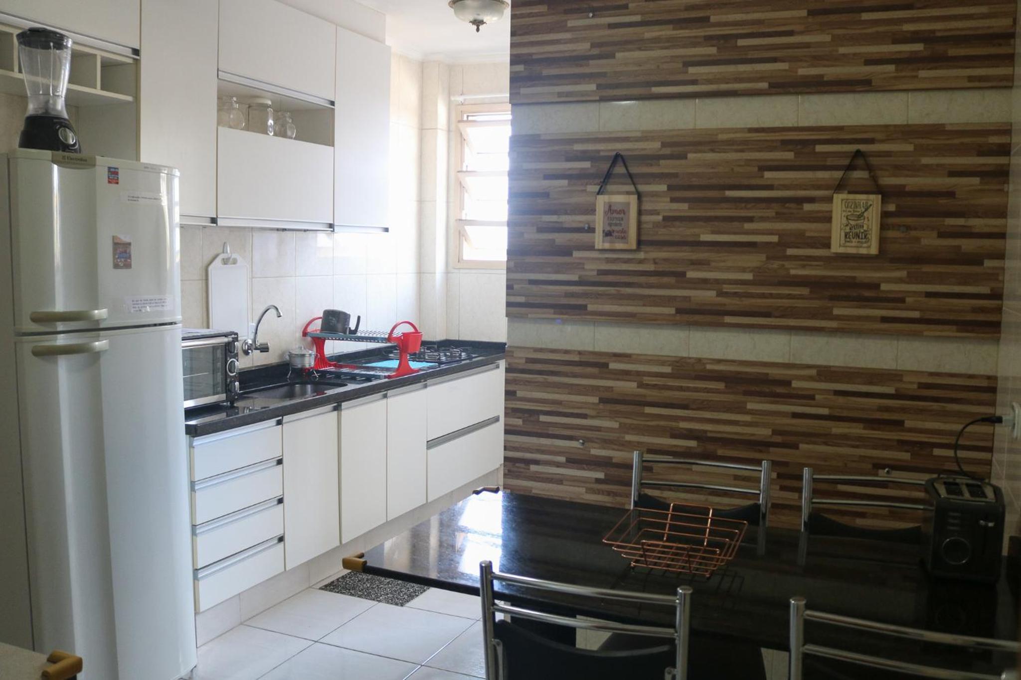3 dormitórios no Guarujá, próximo ao Aquário! Sinta-se em casa!