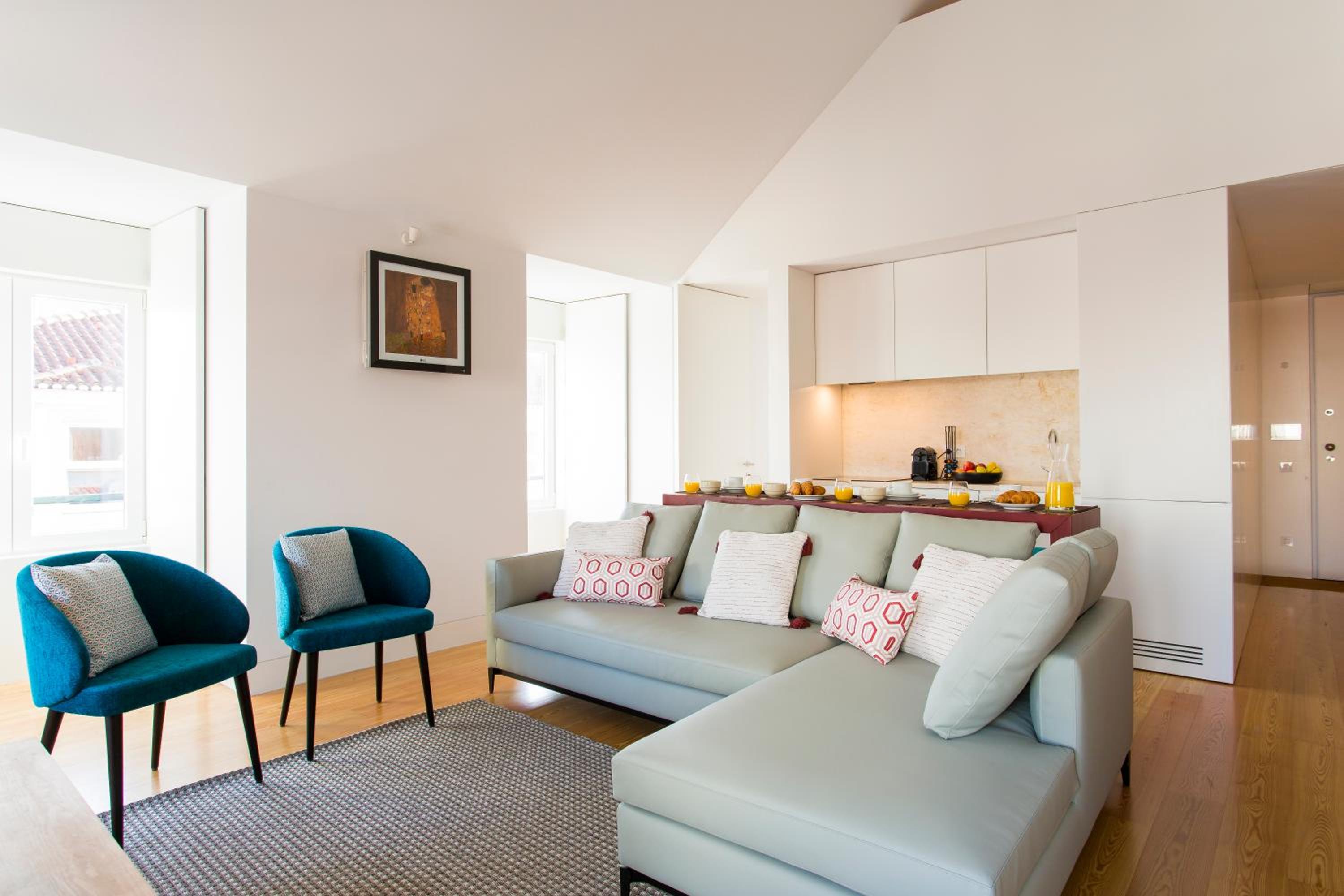 Leisure Luxury Downtown Duplex Lisbon by JOIVY view 4