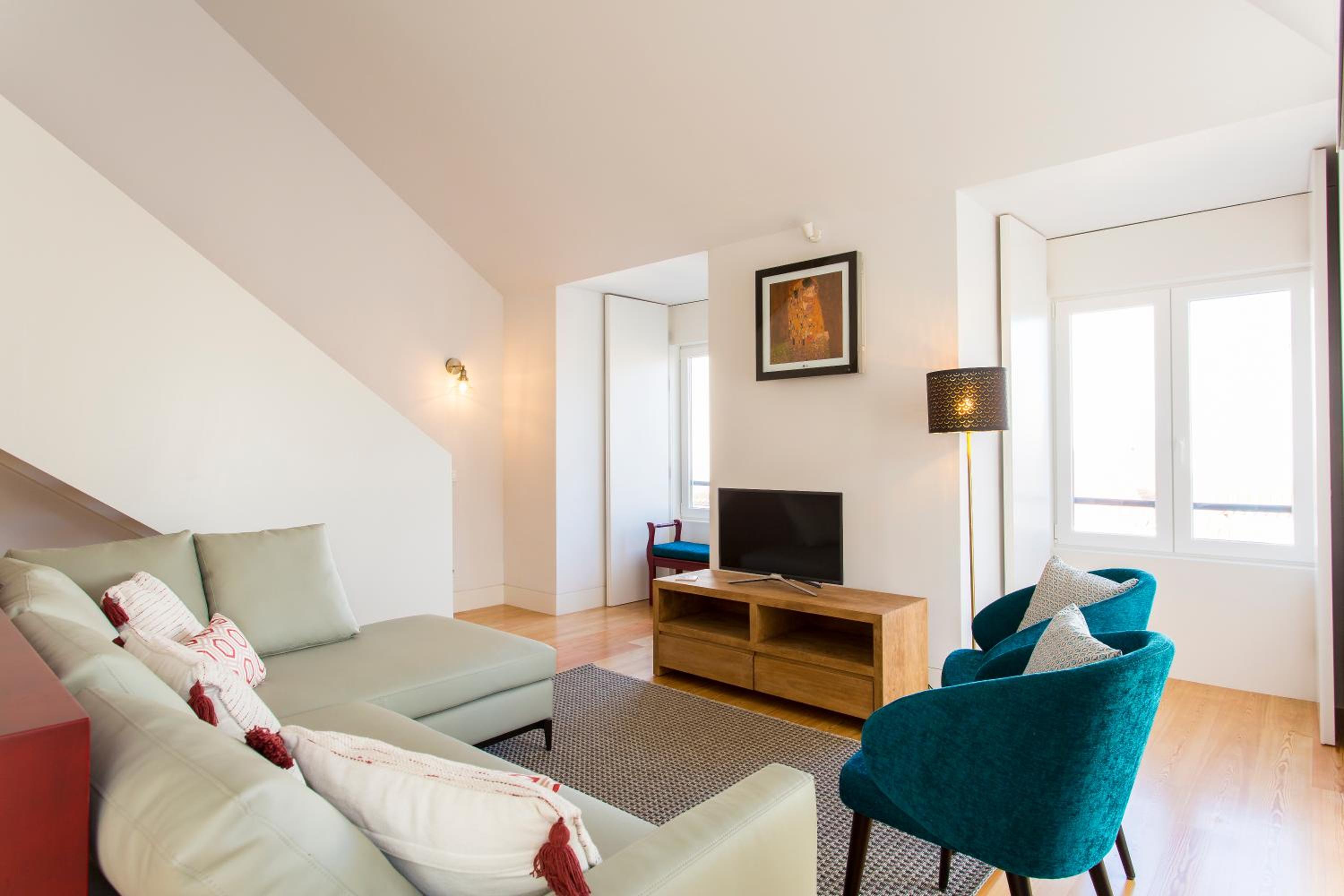 Leisure Luxury Downtown Duplex Lisbon by JOIVY view 2