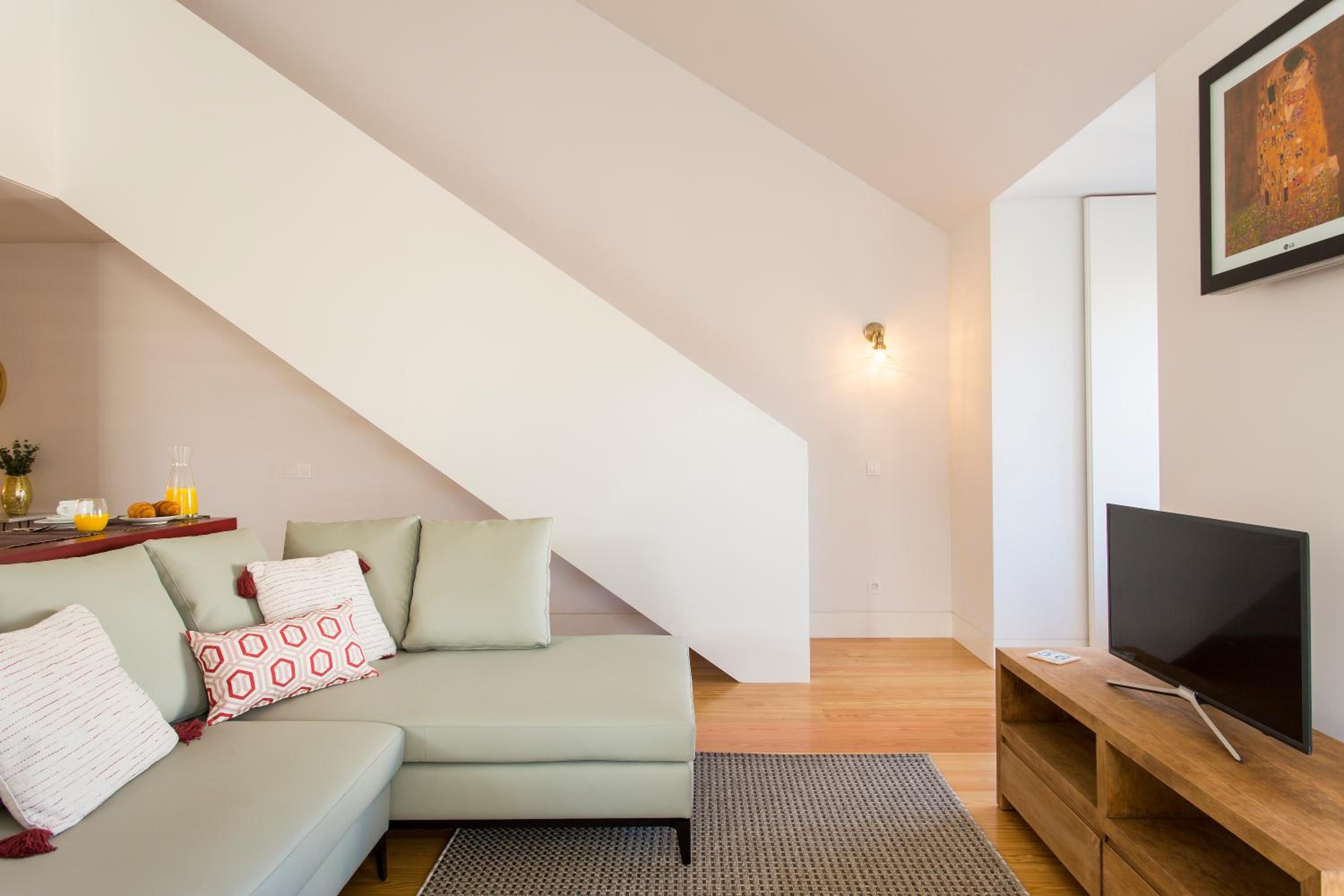 Leisure Luxury Downtown Duplex Lisbon by JOIVY view 5