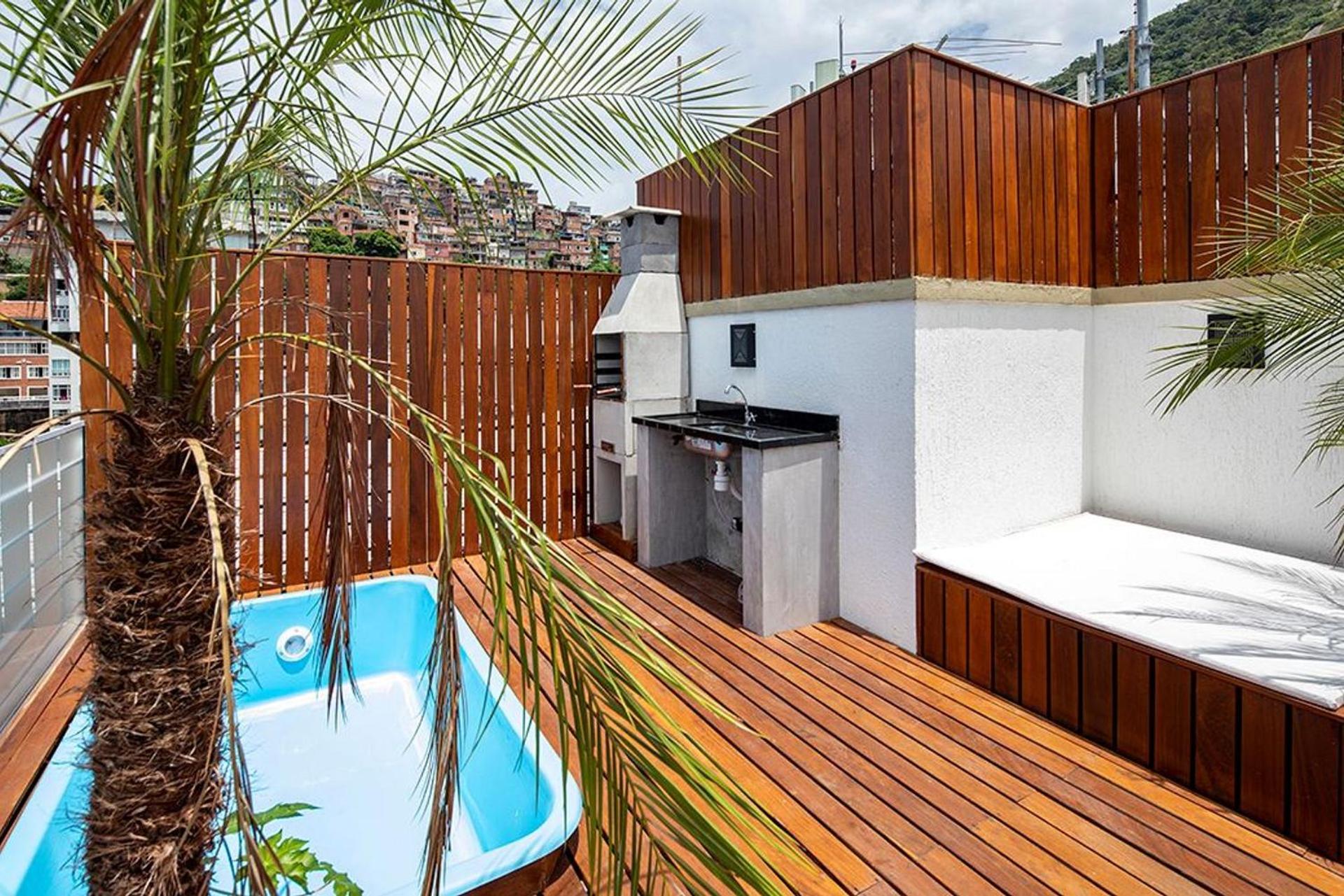 Penthouse with terrace, BBQ and jacuzzi