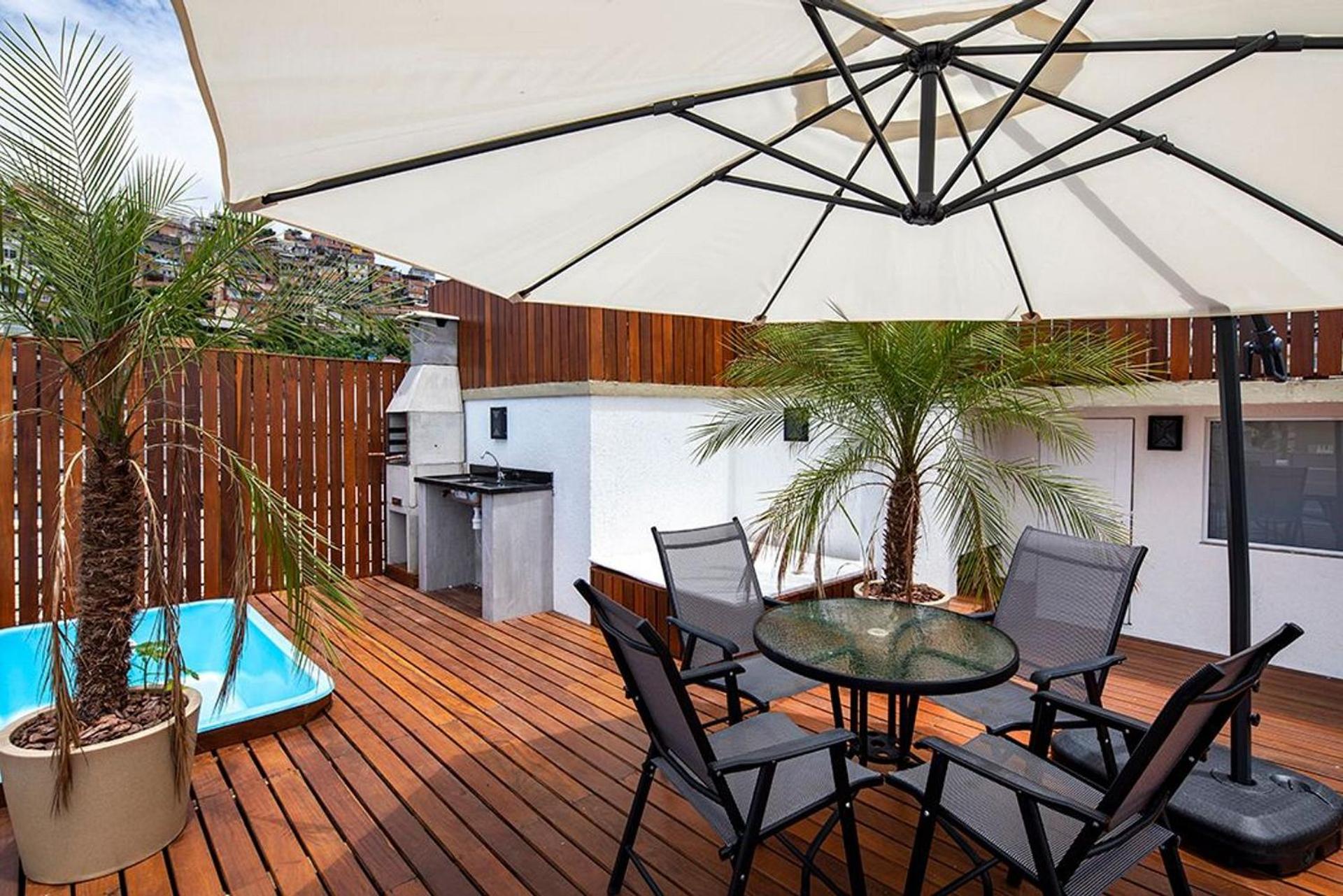 Penthouse with terrace, BBQ and jacuzzi