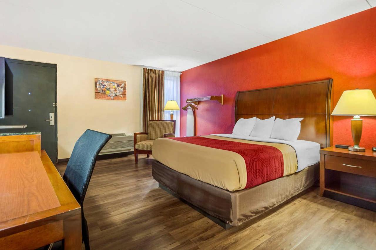 Econo Lodge Inn & Suites Brookings