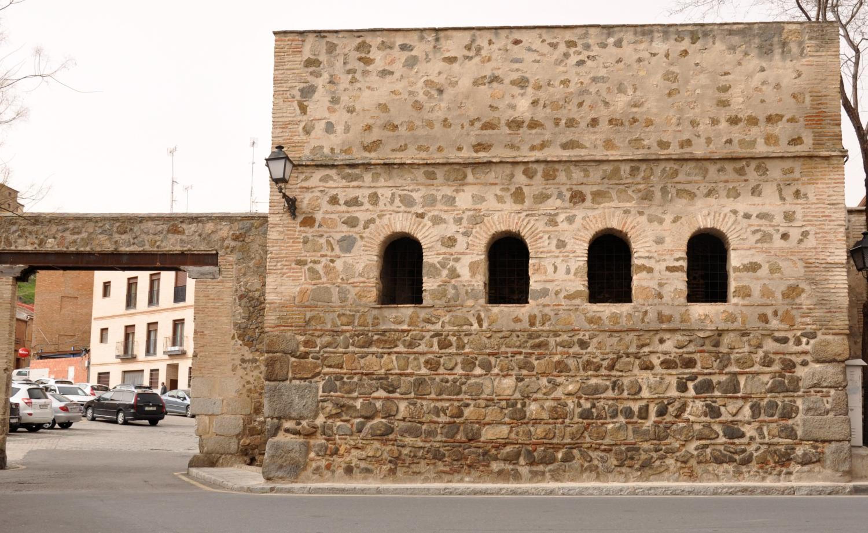 Puerta del Vado Bajo