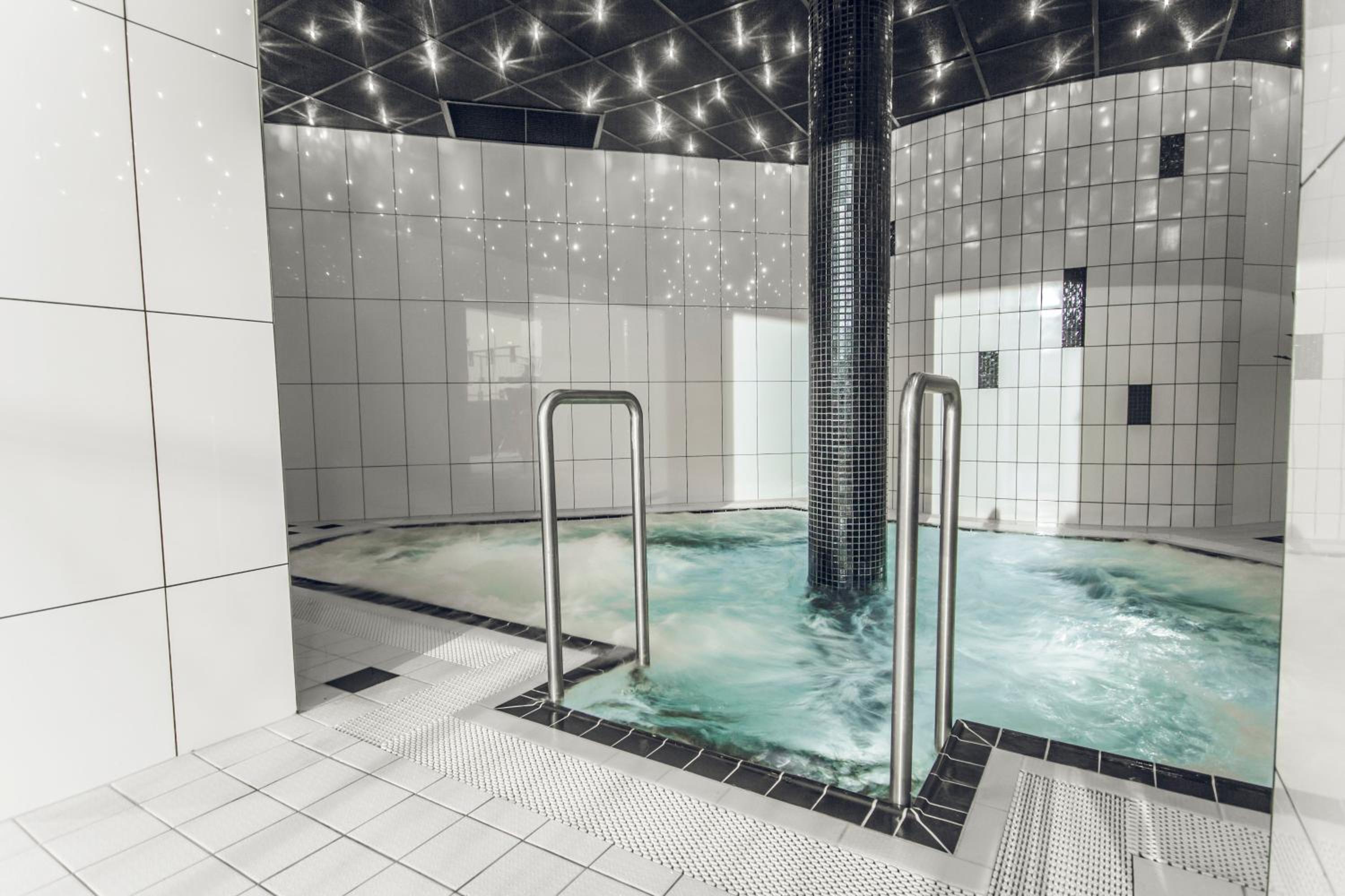 Pool & Wellness