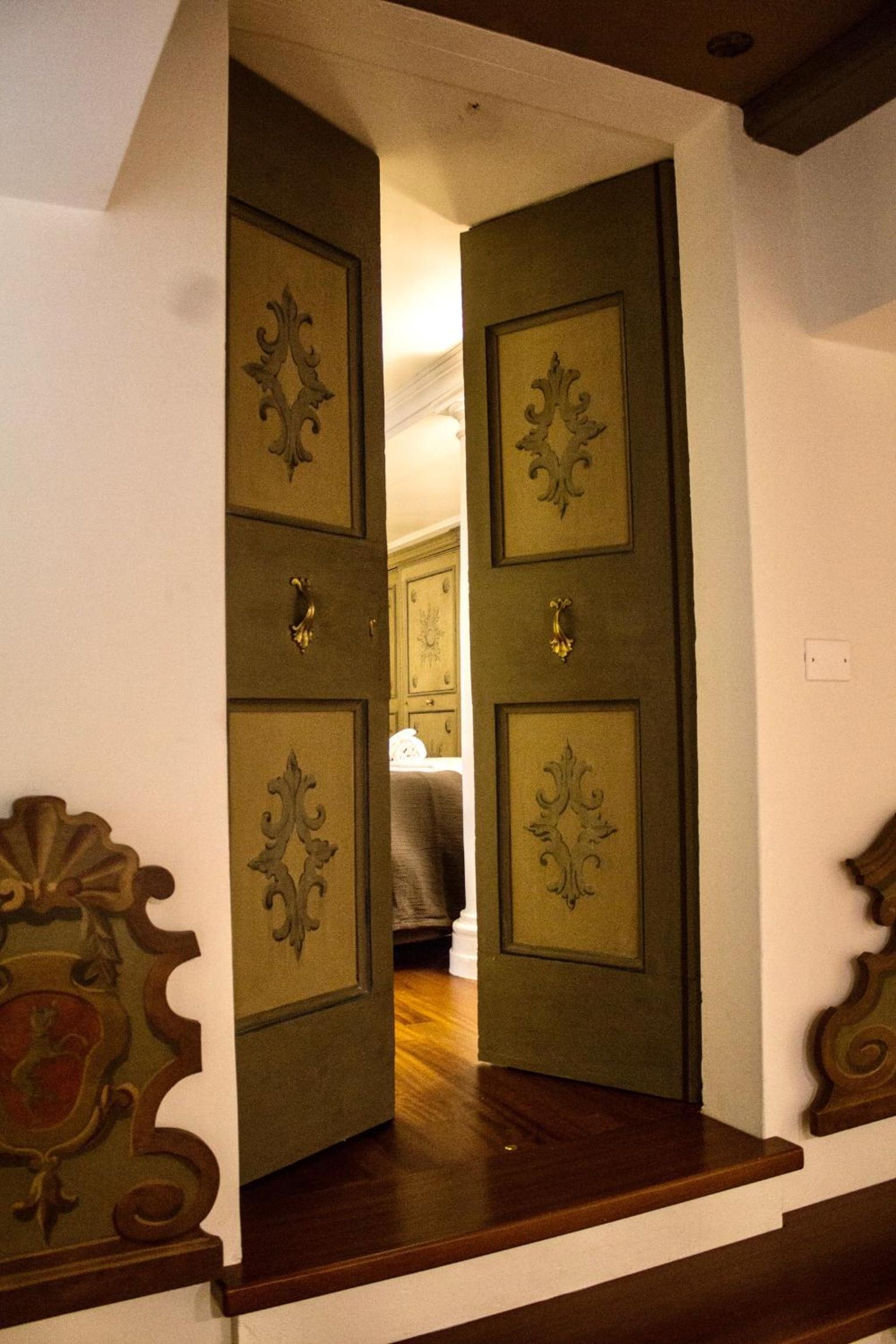 Cavour44 - Palazzo Canossa view 4