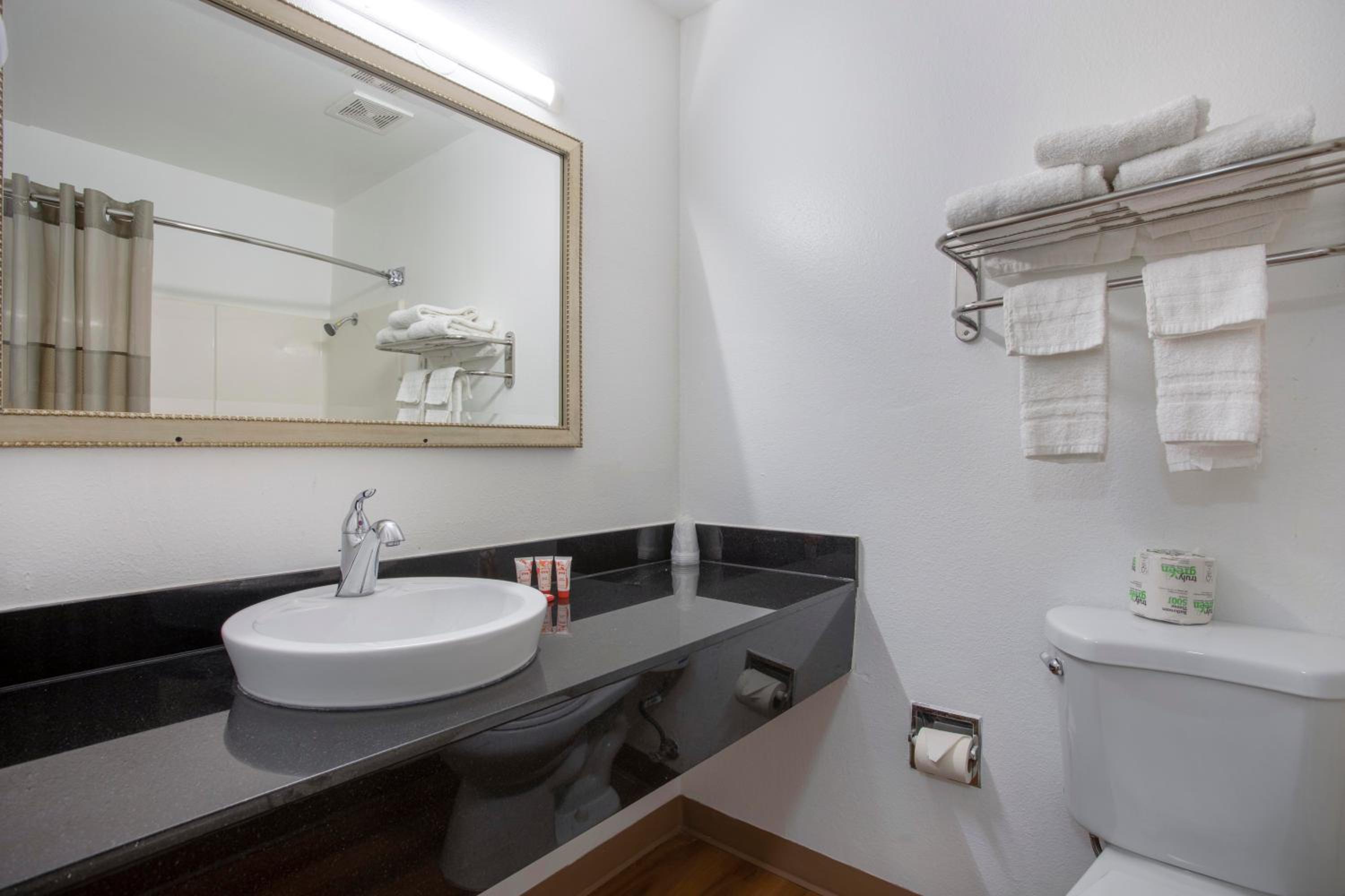 Hotel Palmdale - Antelope Valley -Listing Partner