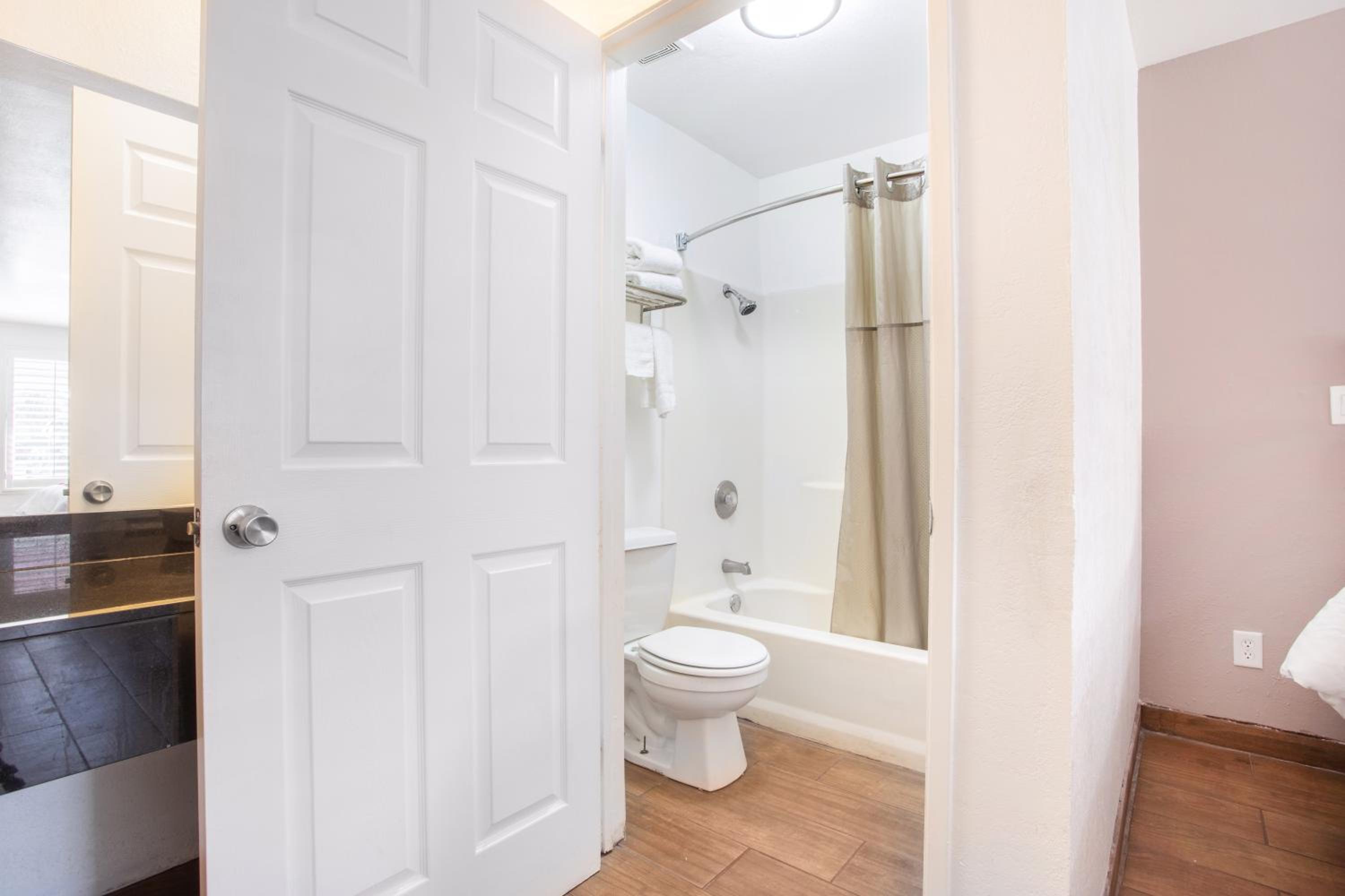 Hotel Palmdale - Antelope Valley -Listing Partner