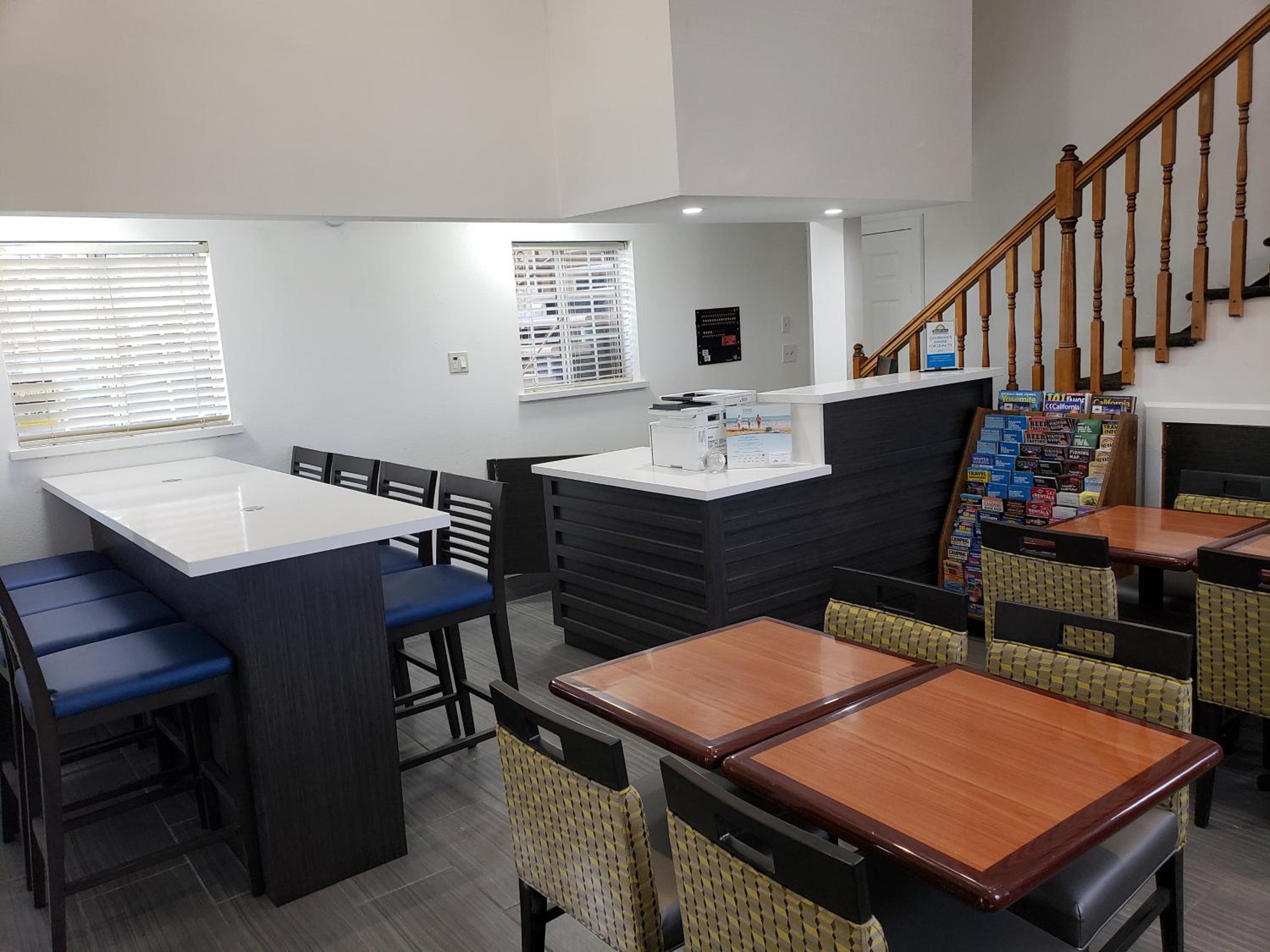 Bishop Vacations - Days Inn by Wyndham Bishop - Property Image 9