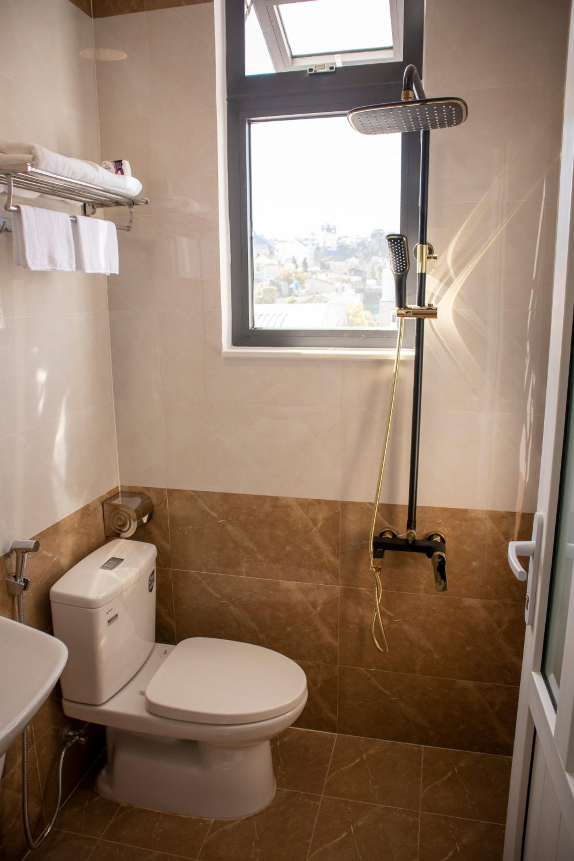 Photo 16