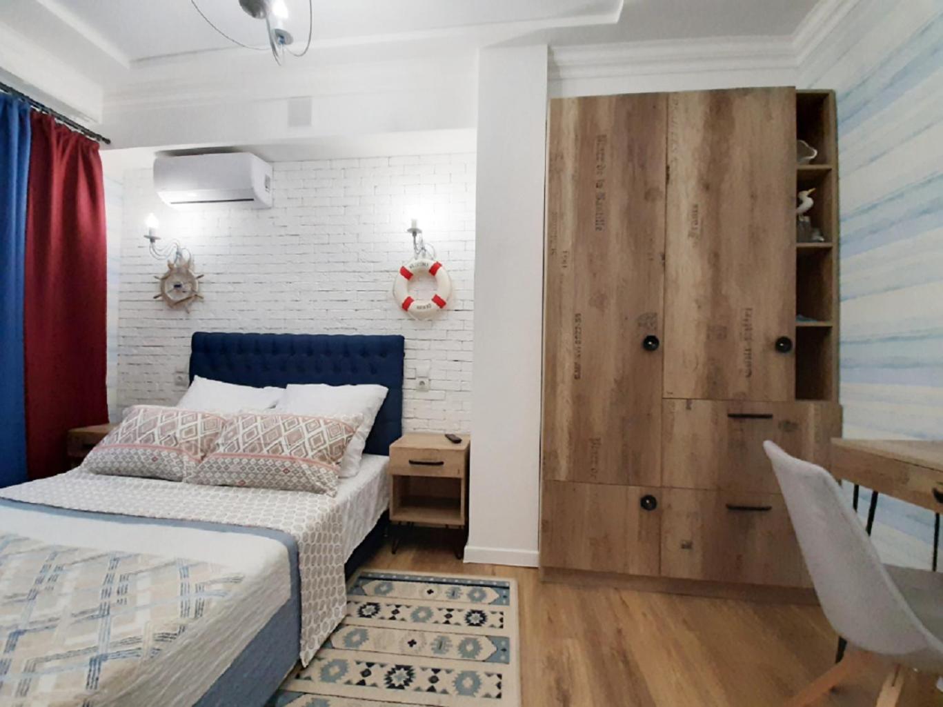 2 BDR apartment near Central Park, Center view 4