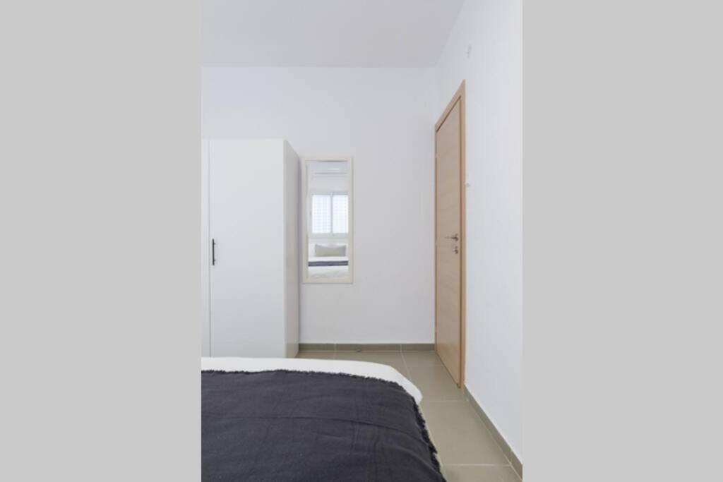 Geula Seaside - 2Bedroom & Free Parking - By Vacay