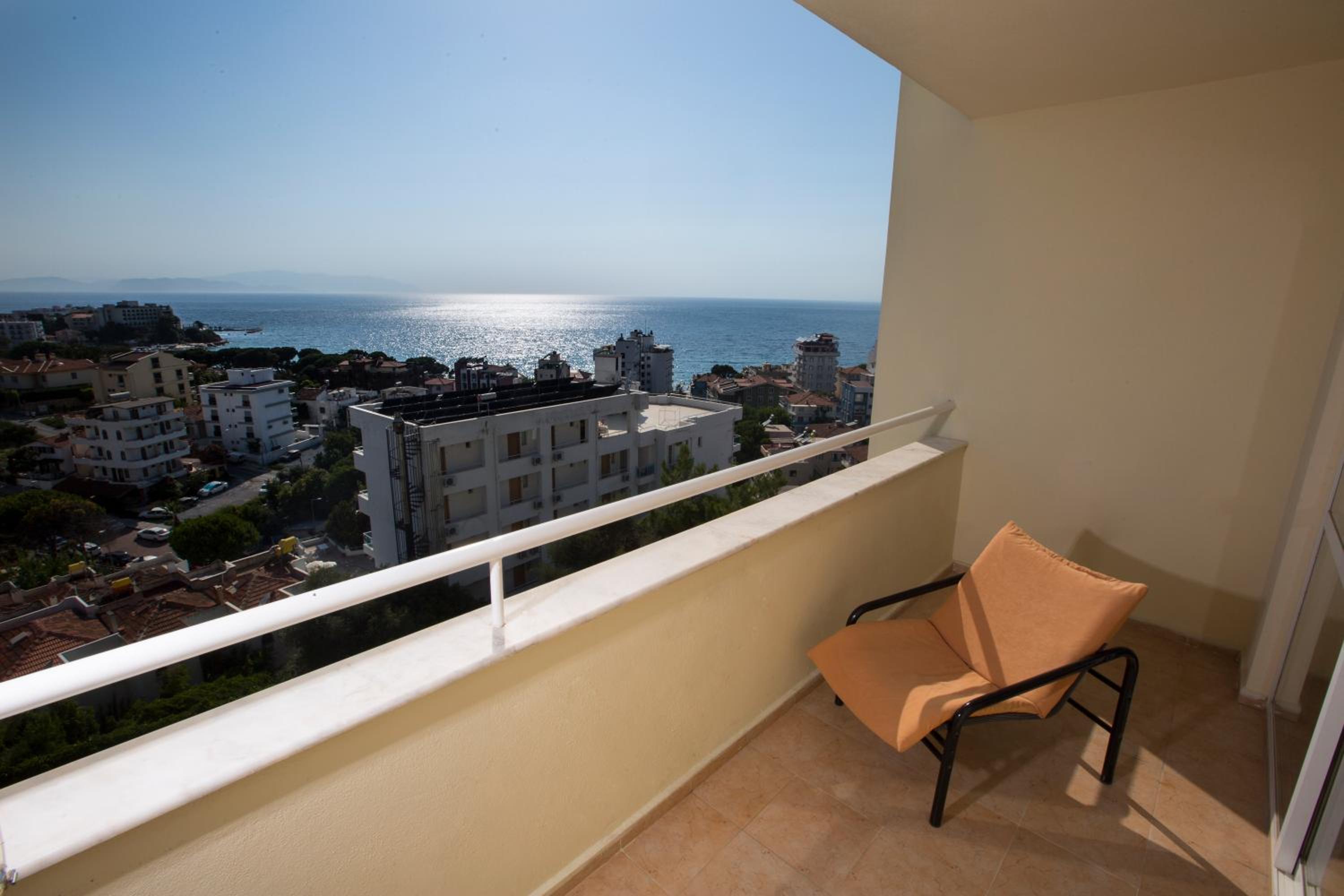 Tuntas Family Suites Kusadasi - Image 14