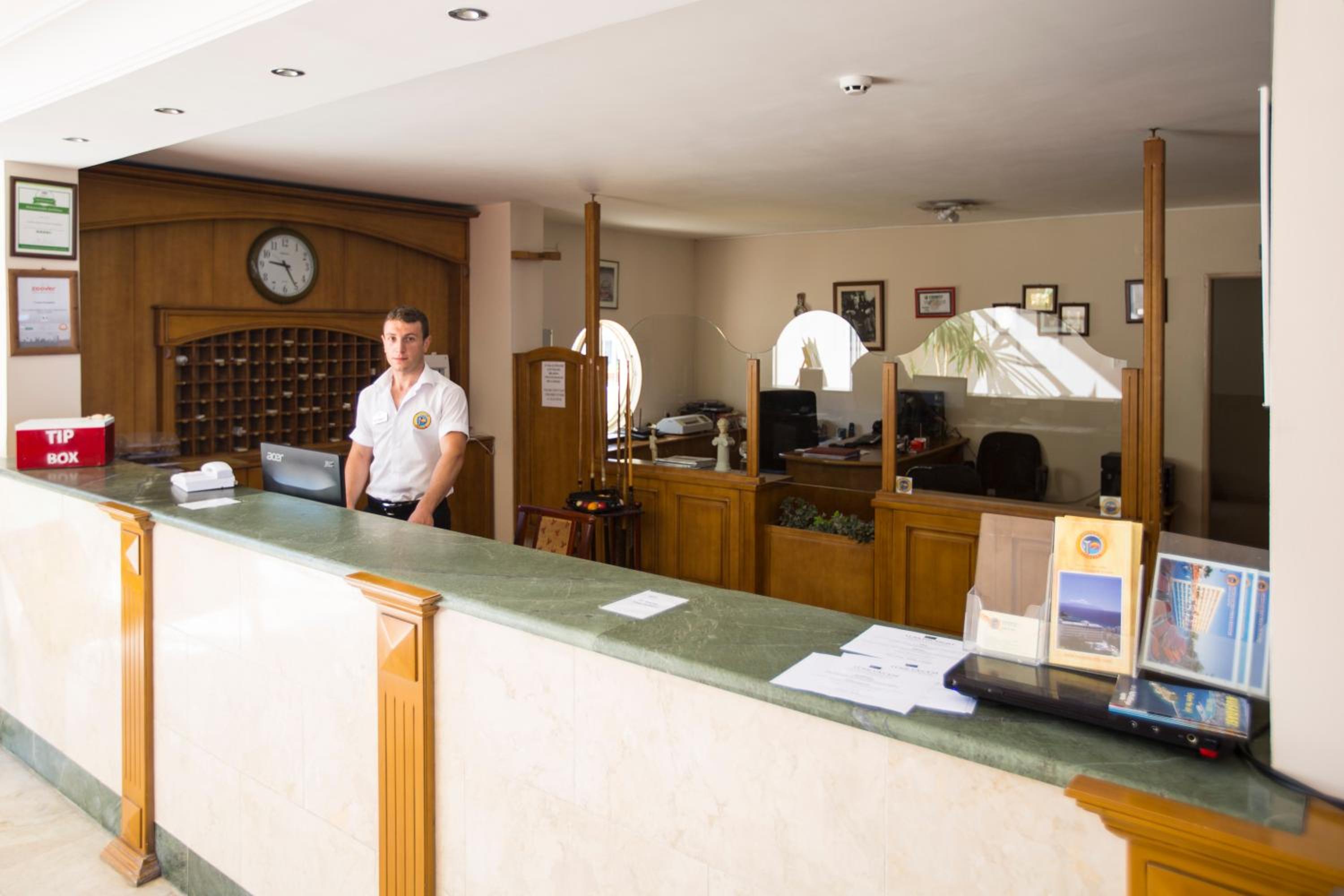 Tuntas Family Suites Kusadasi - Image 32