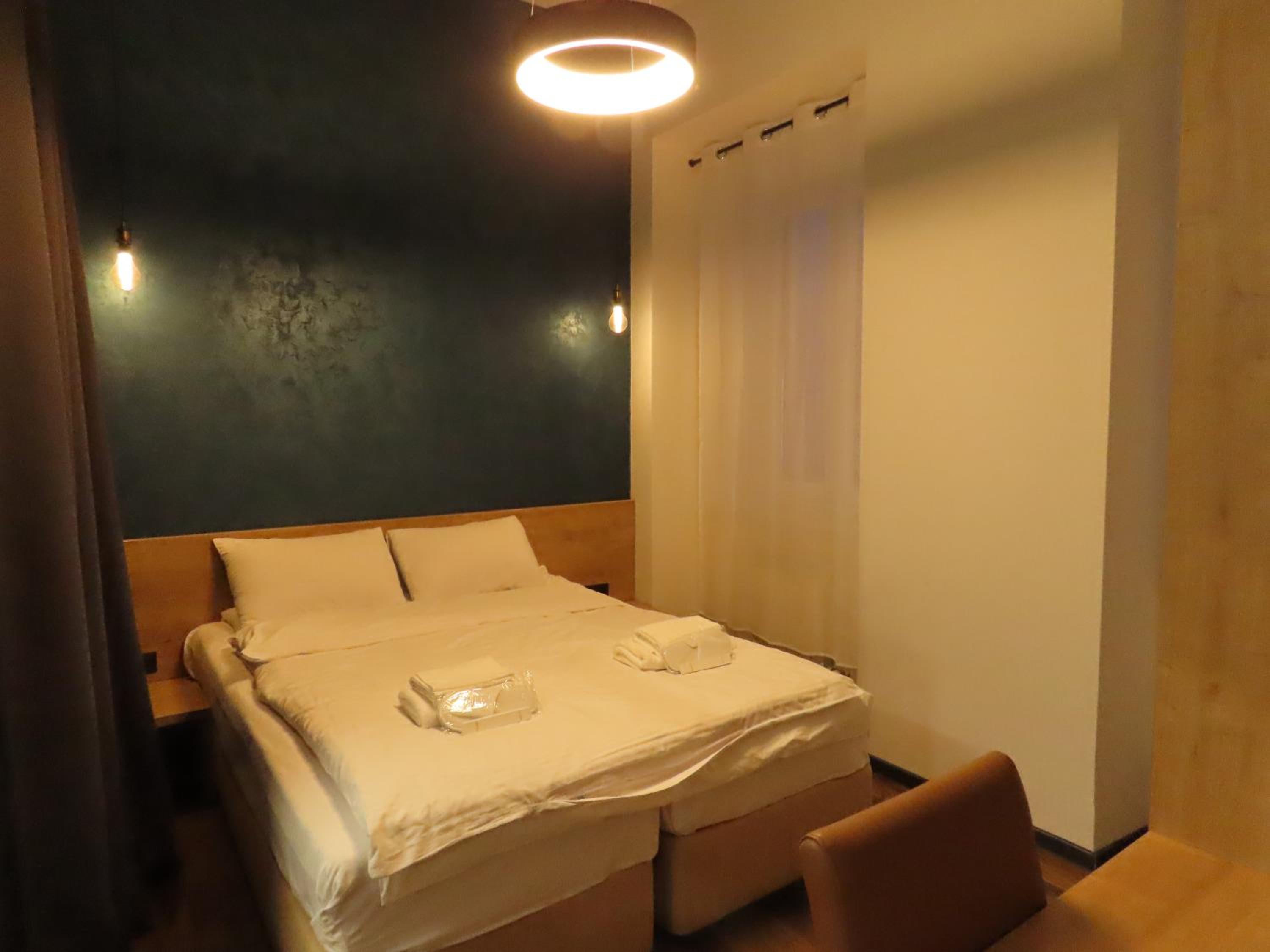 2BR loft apartment near Liberty square view 3