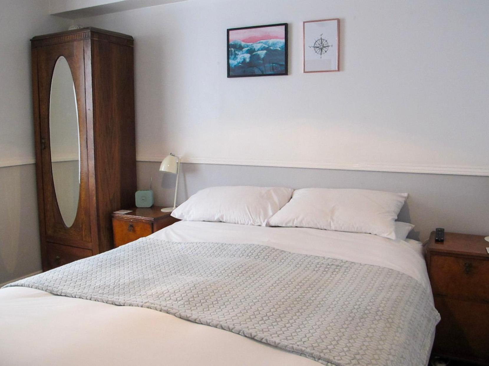 Stone's Throw Guest House