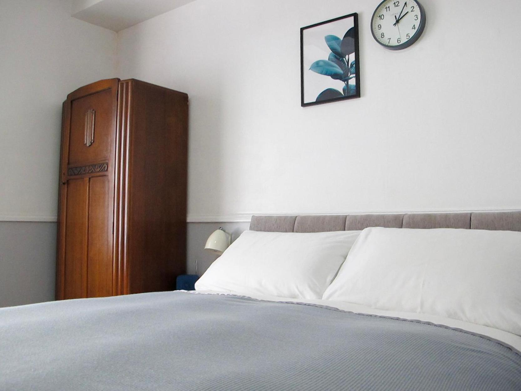 Stone's Throw Guest House