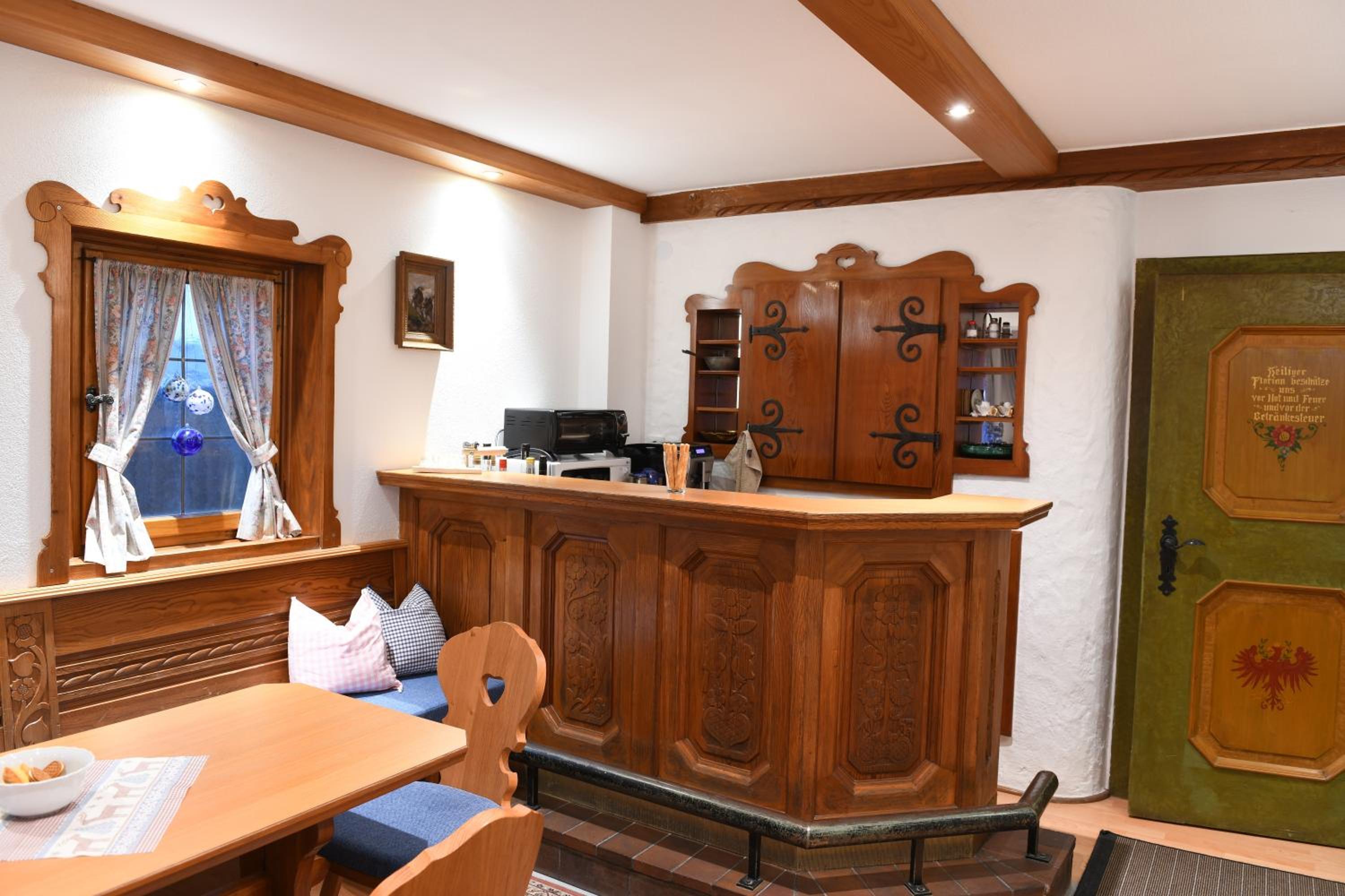 Holzschnitzers Appartements view 3