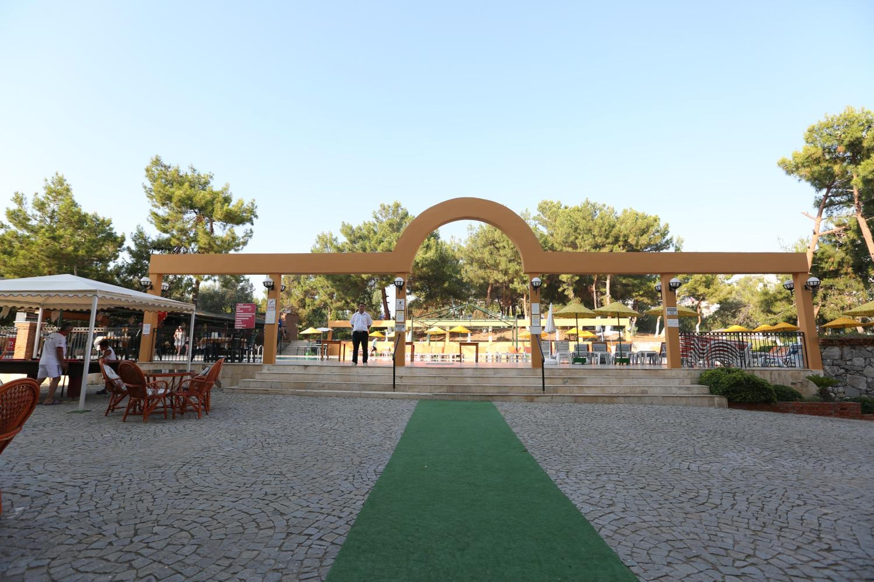 Tuntas Family Suites Kusadasi - Image 8