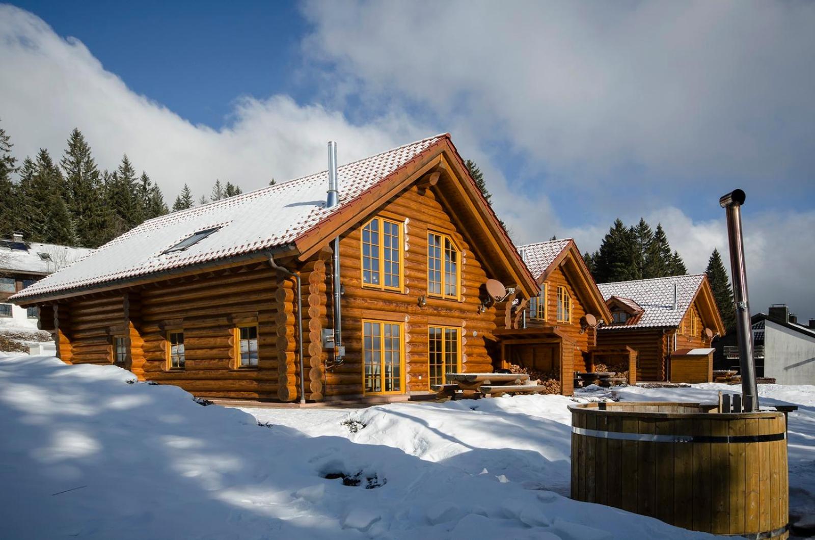 Luxus-Ferienhaus Blockhaus Chalet Nr 3 Toplage am Feldberg mit Sauna, Outdoor-Hottub, Kamin auf 1300m üM