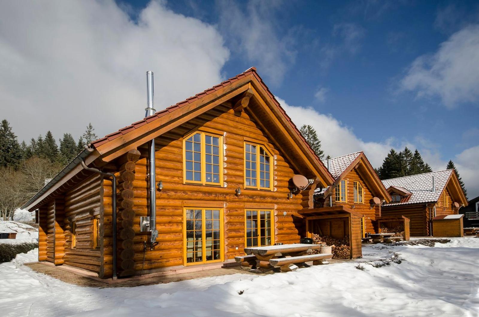Luxus-Ferienhaus Blockhaus Chalet Nr 3 Toplage am Feldberg mit Sauna, Outdoor-Hottub, Kamin auf 1300m üM