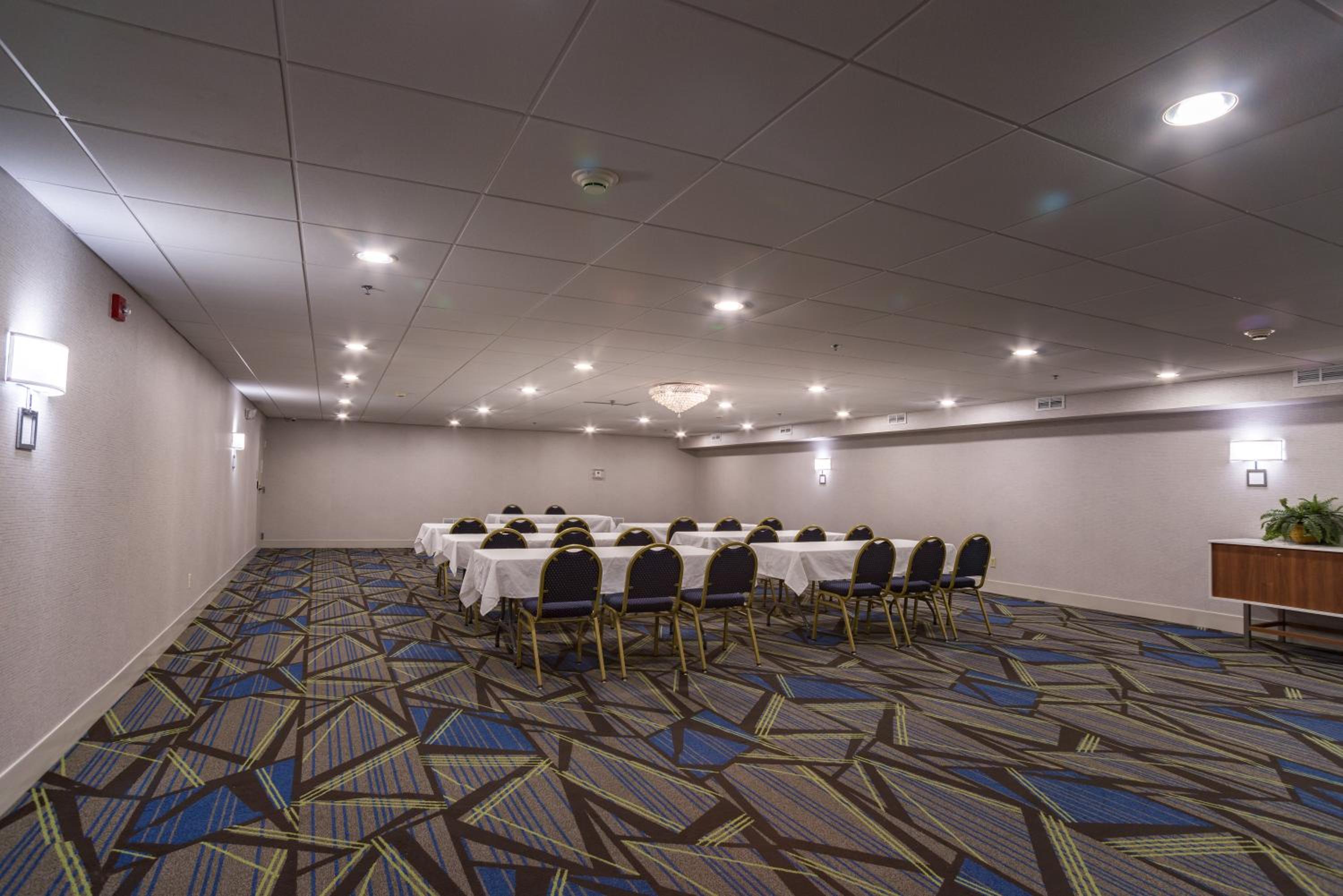 Holiday Inn Express Branford-New Haven, an IHG Hotel - Property Image 7