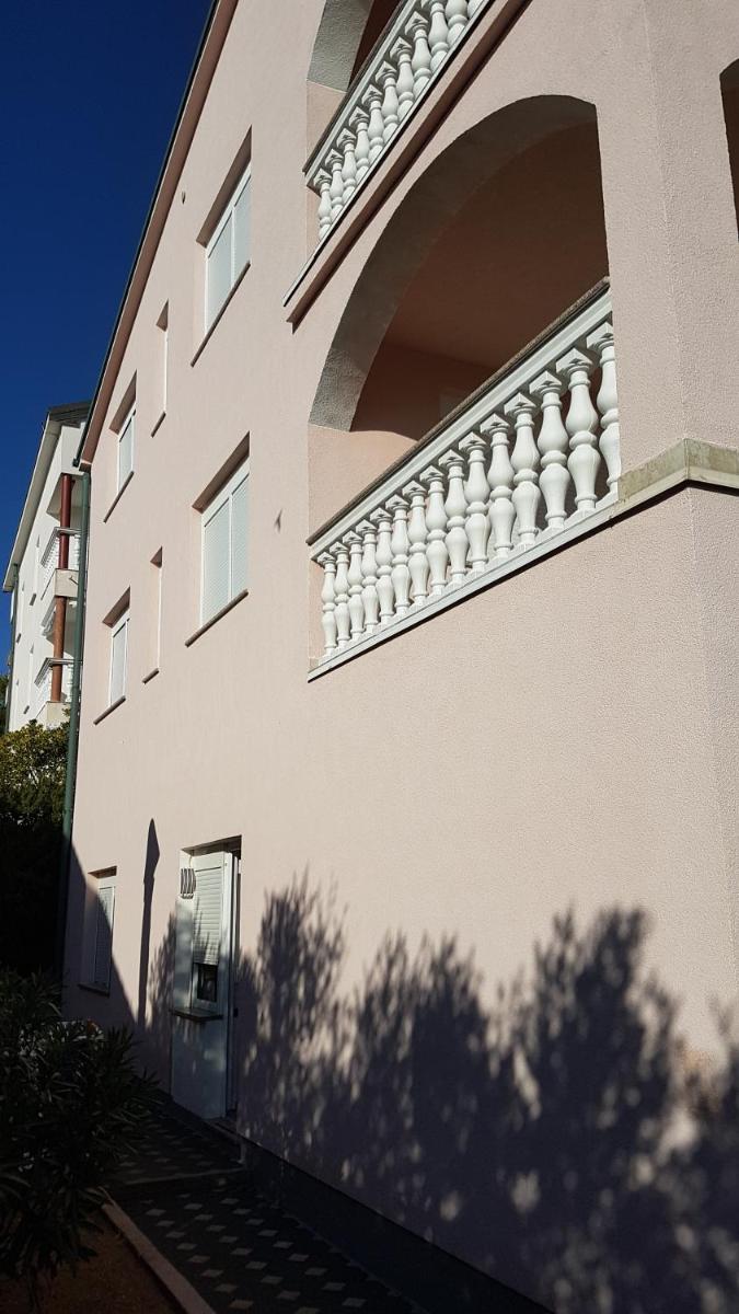 Apartments Pink house view 3