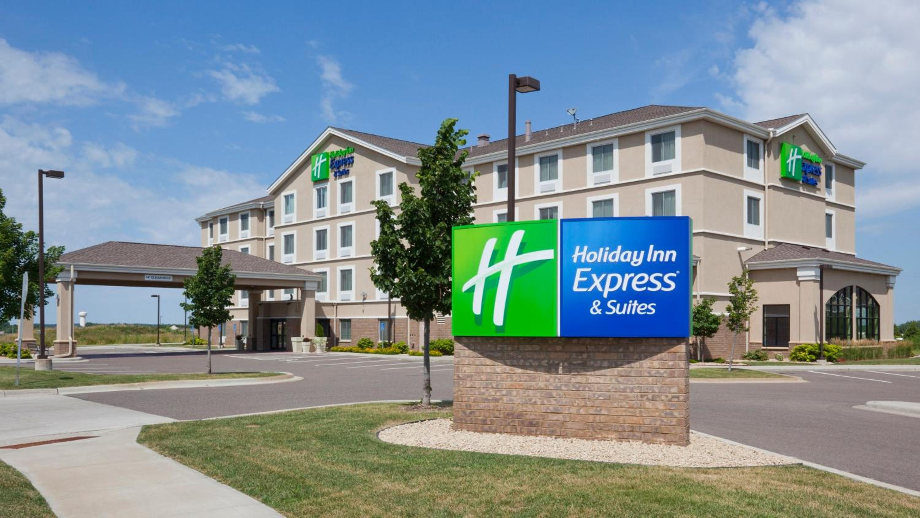Minneapolis / St Paul Vacations - Holiday Inn Express Hotel  Suites Rogers, an IHG Hotel - Property Image 1