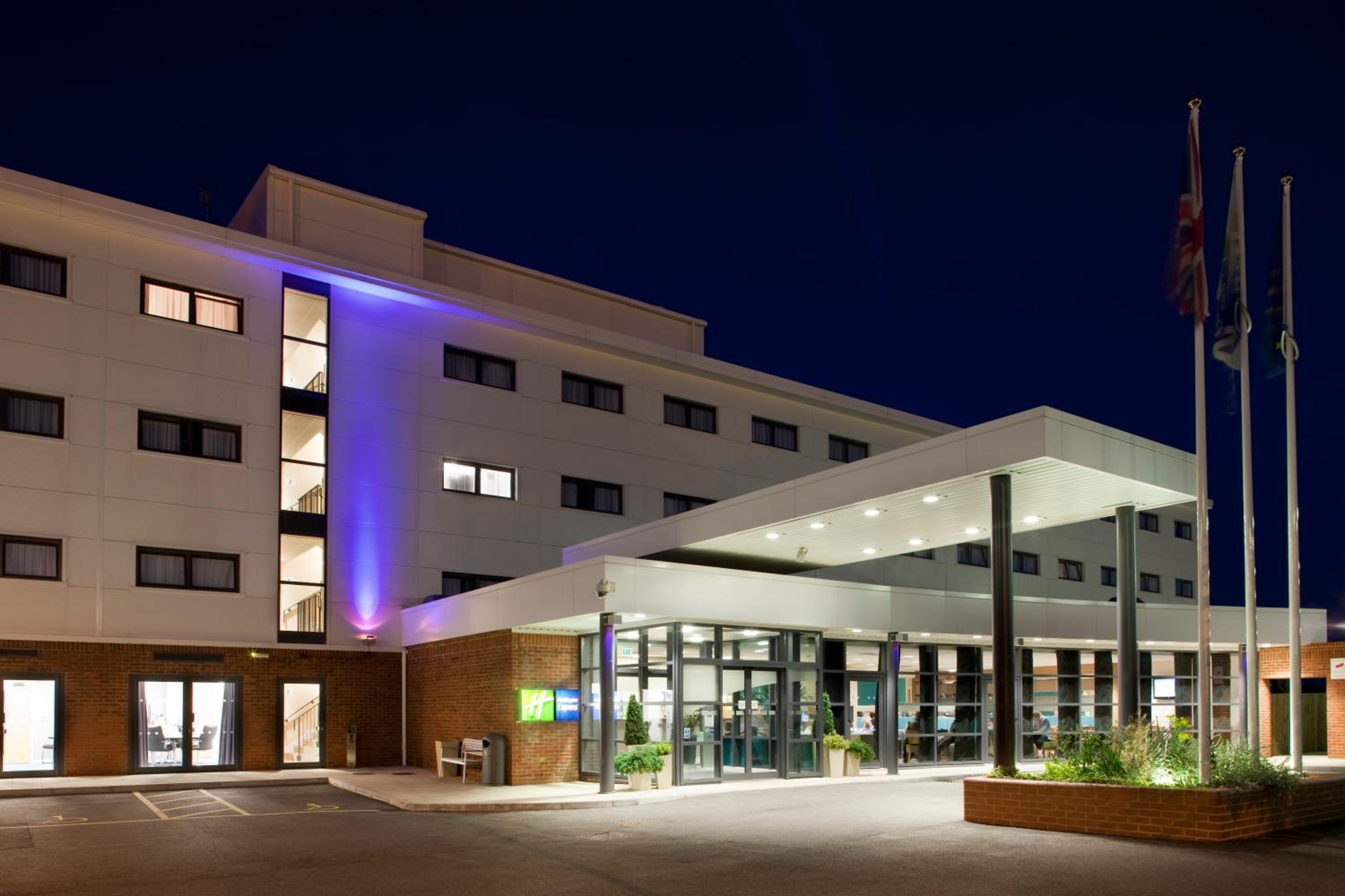 Folkestone Vacations - Holiday Inn Express Folkestone Channel Tunnel, an IHG Hotel - Property Image 1