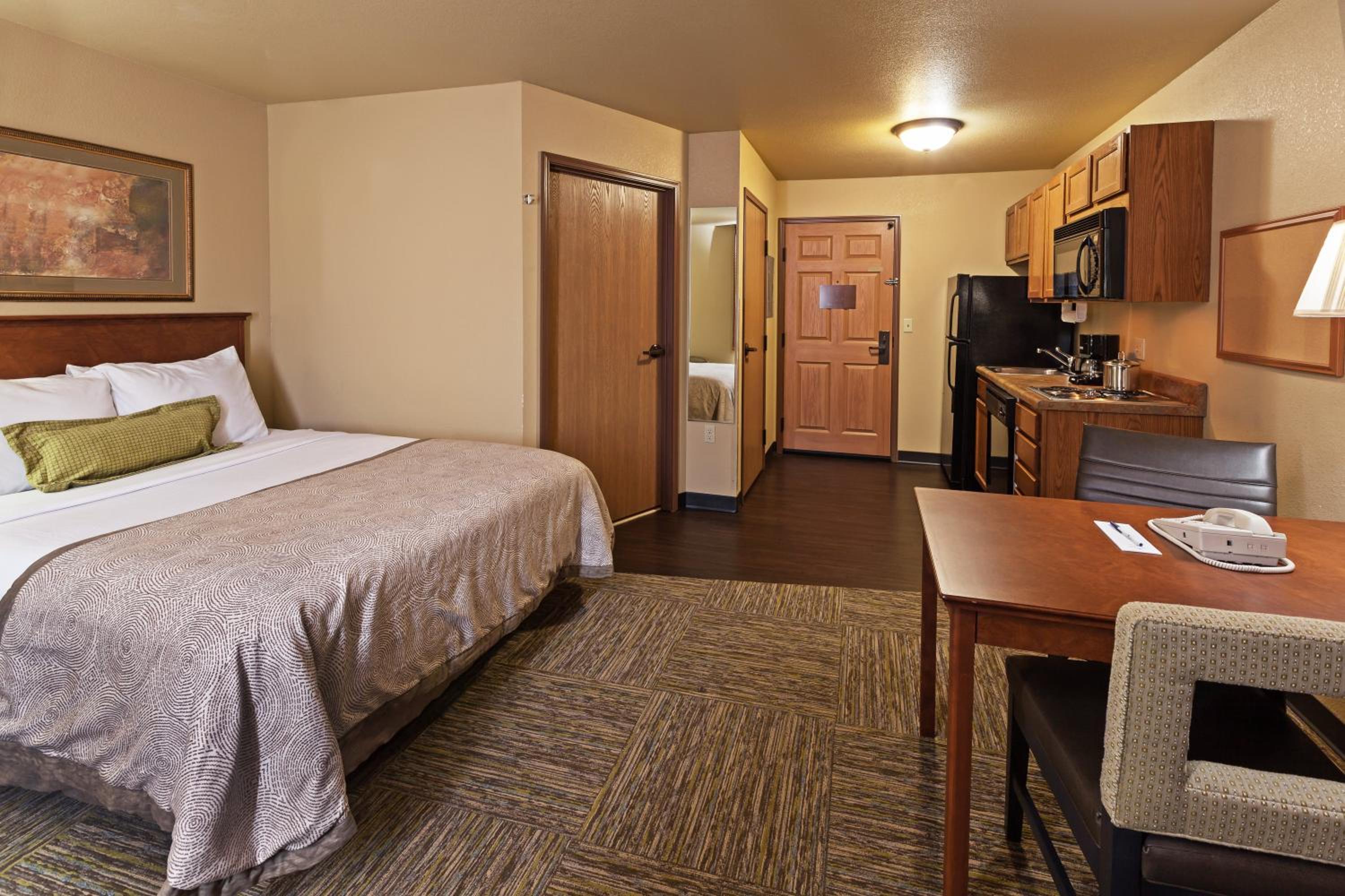 Miscellaneous Market Vacations - Candlewood Suites St. Robert, an IHG Hotel - Property Image 2