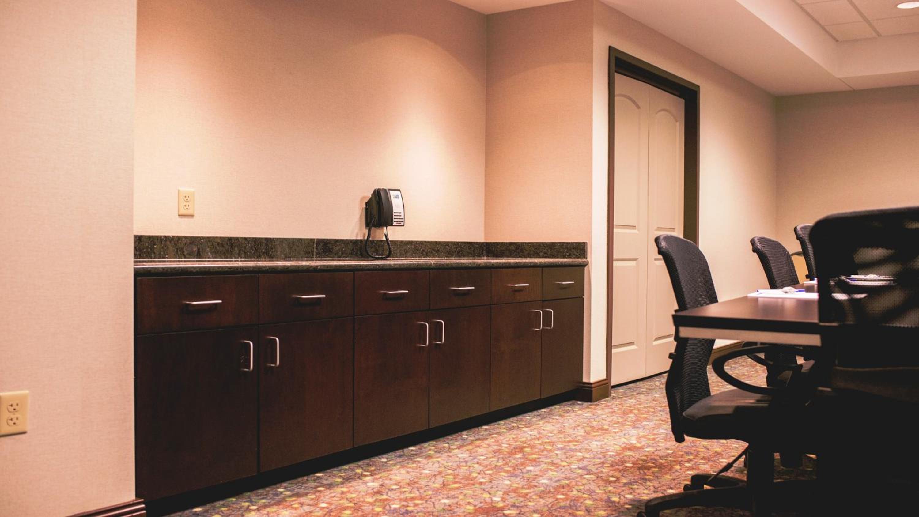 Holiday Inn Express Suites Morton Peoria Area, an IHG Hotel - Property Image 27