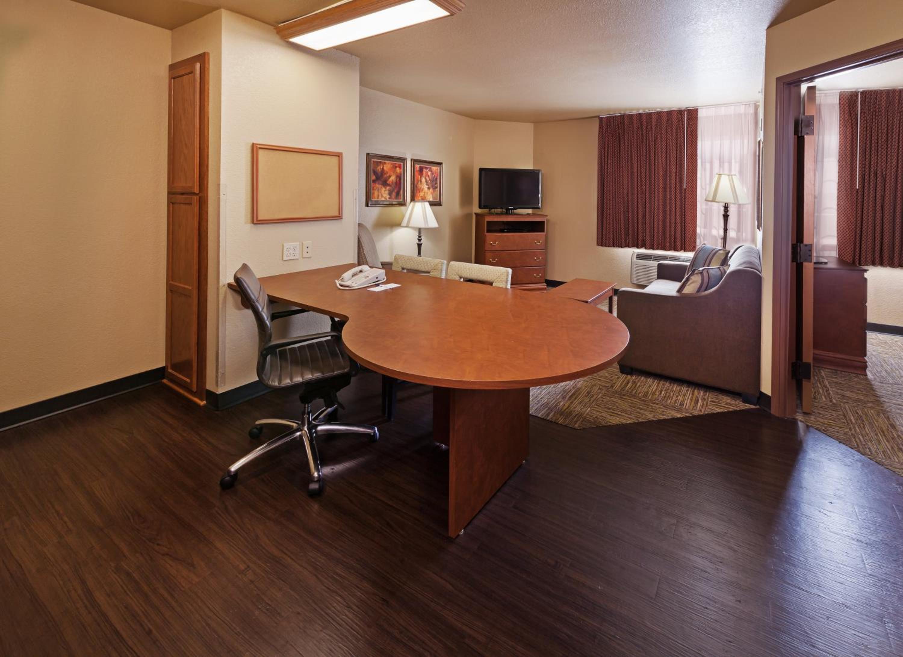 Candlewood Suites St. Robert, an IHG Hotel - Property Image 5