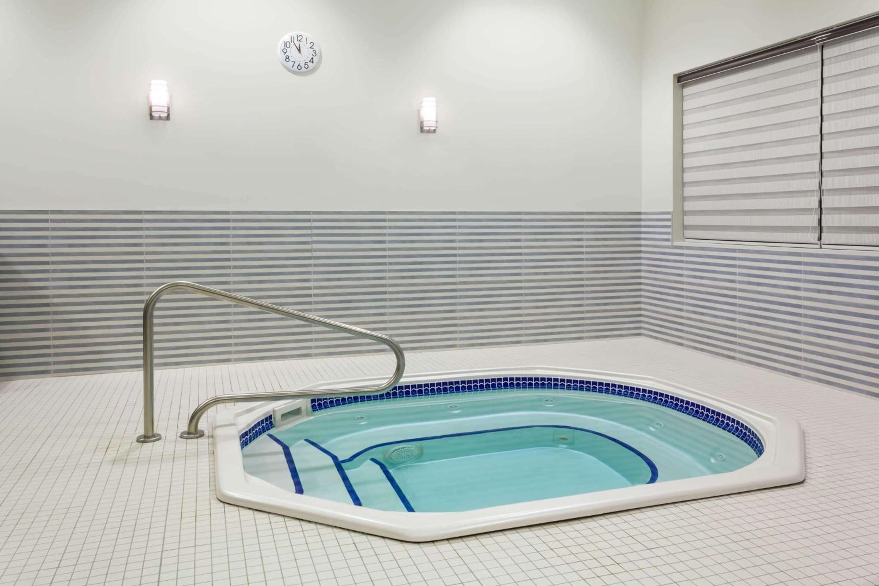 Leduc Vacations - Wyndham Garden Edmonton Airport - Property Image 2
