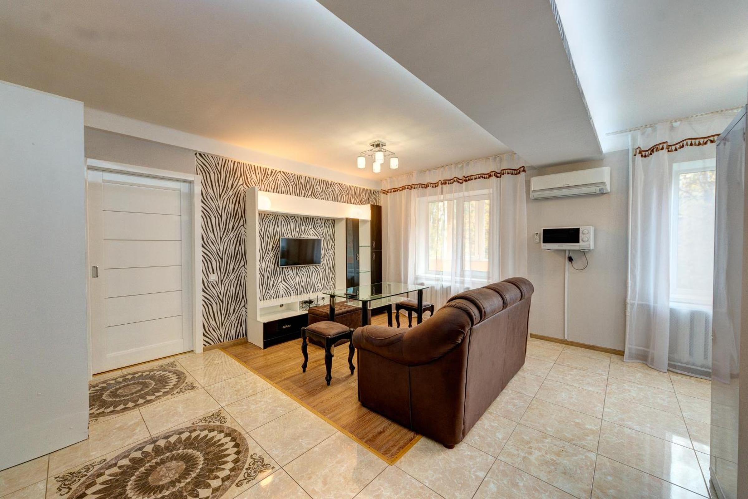 Excellent apartment Druzhby Narodov boulevard 3a. Lybedskaya metro station view 5