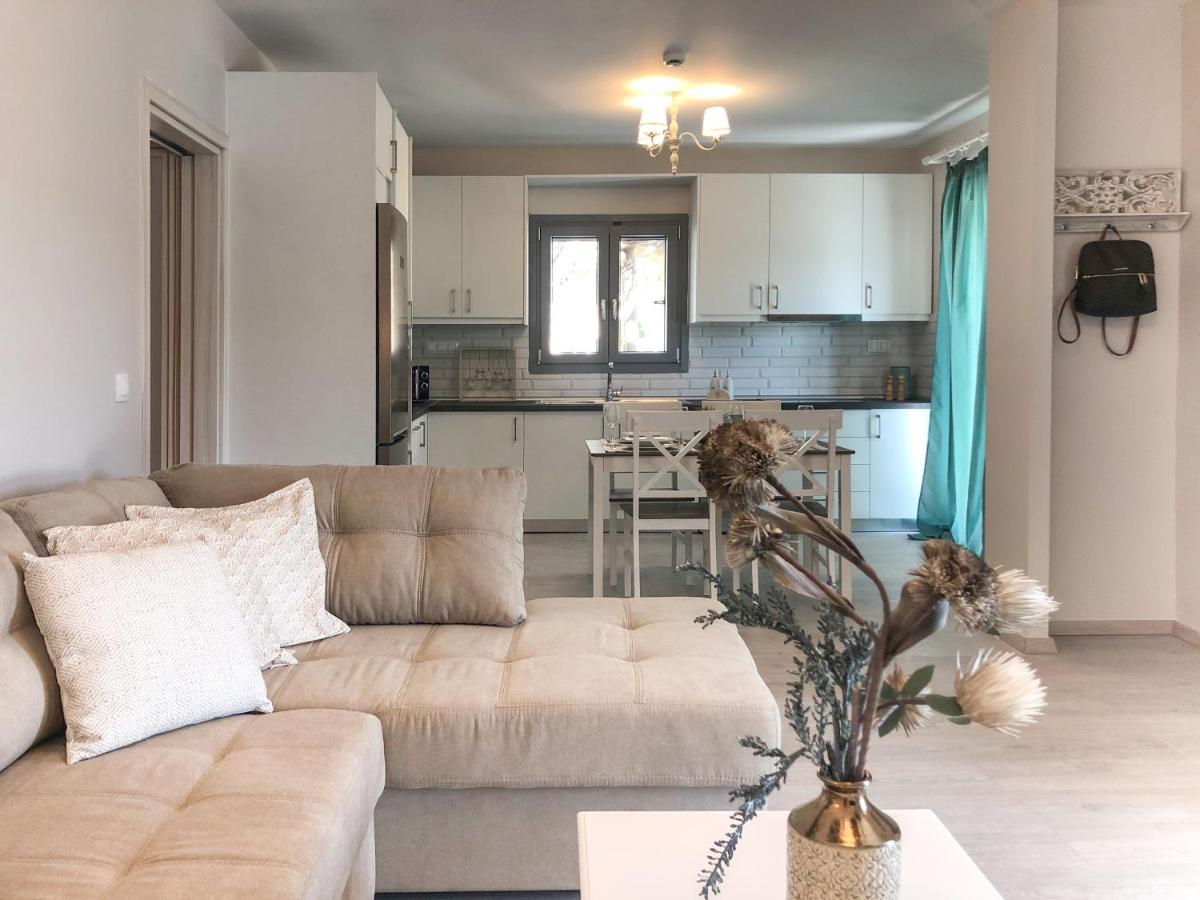 Alekas Harbour House photo 2