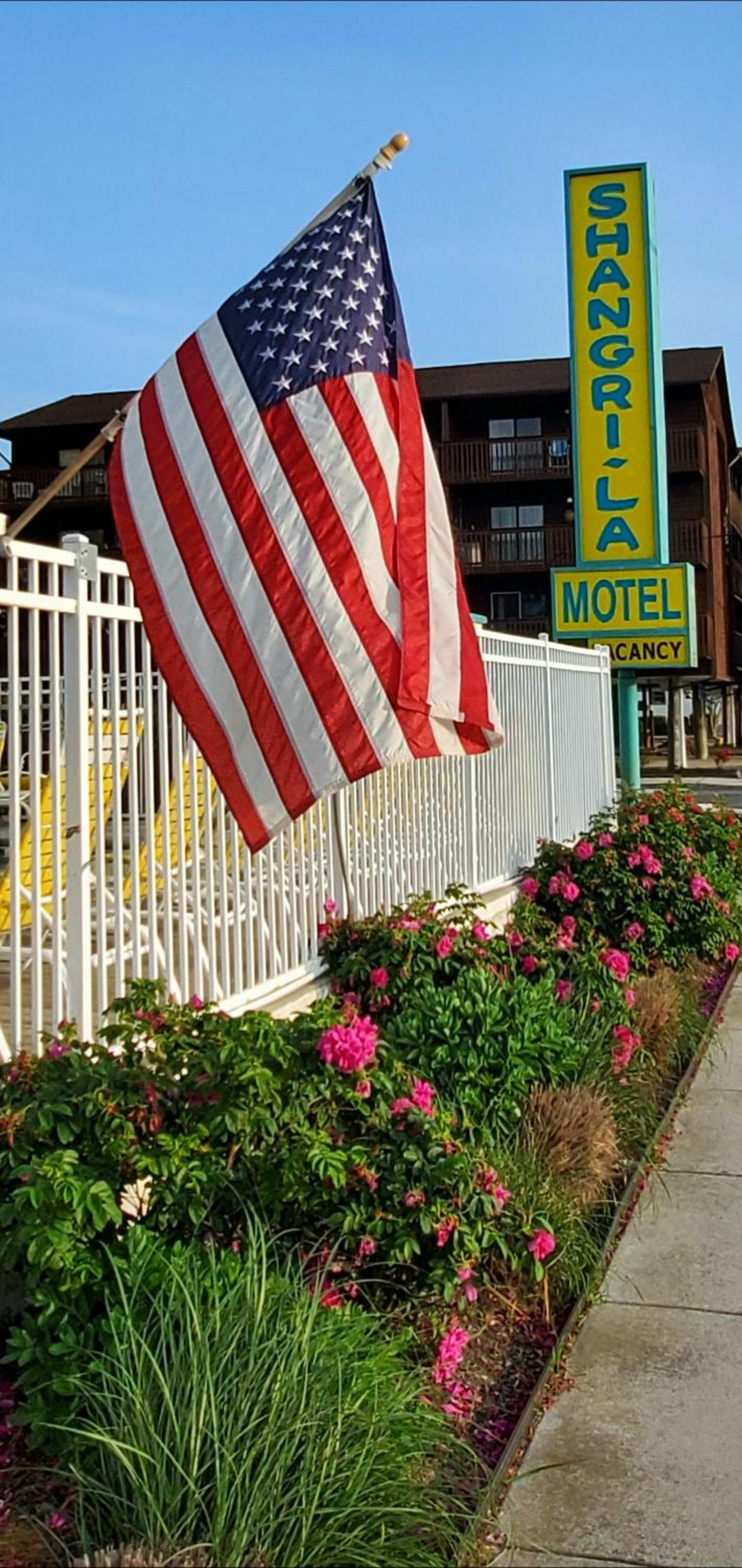 Shangri-La Motel