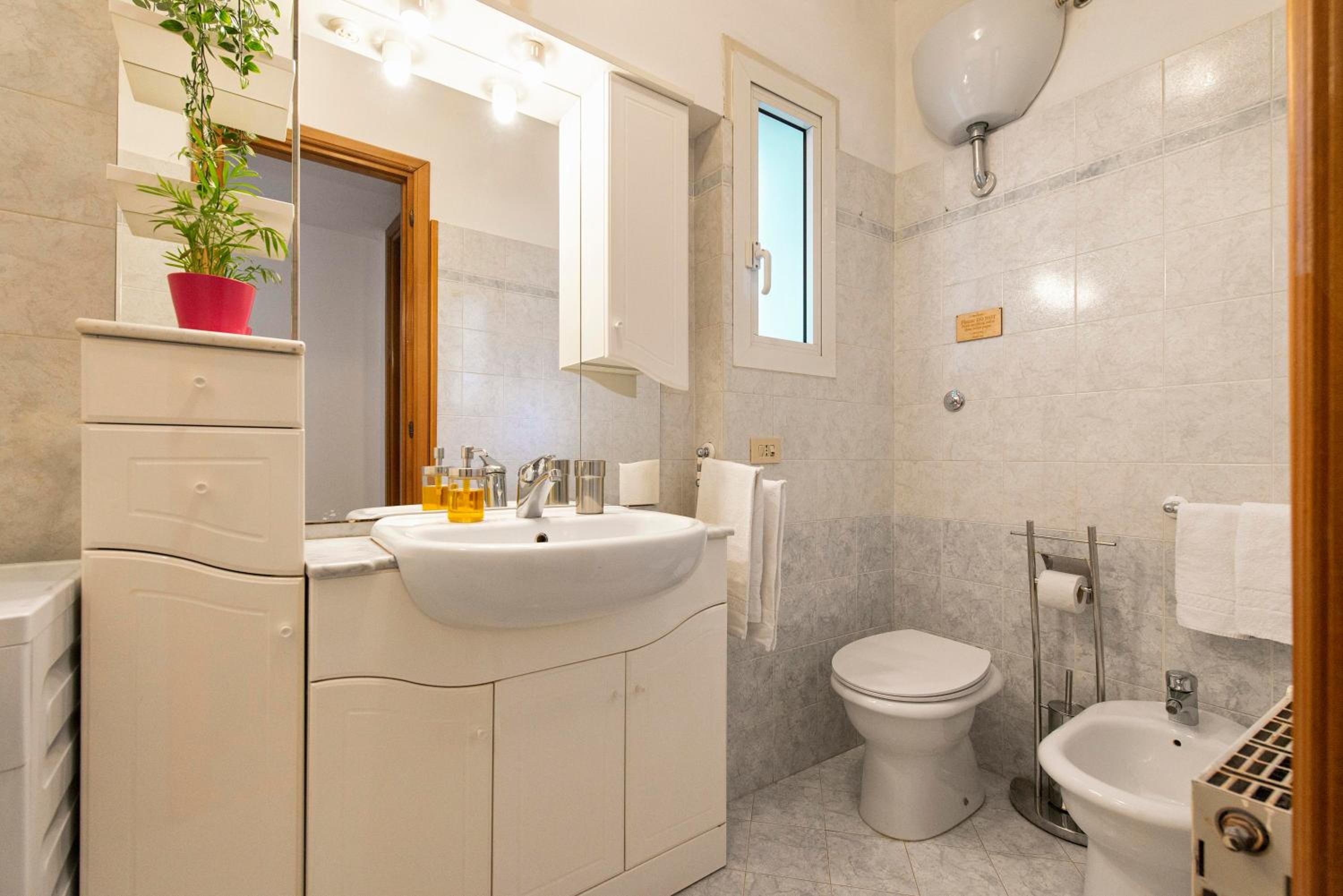 Redseven Rome Apartments