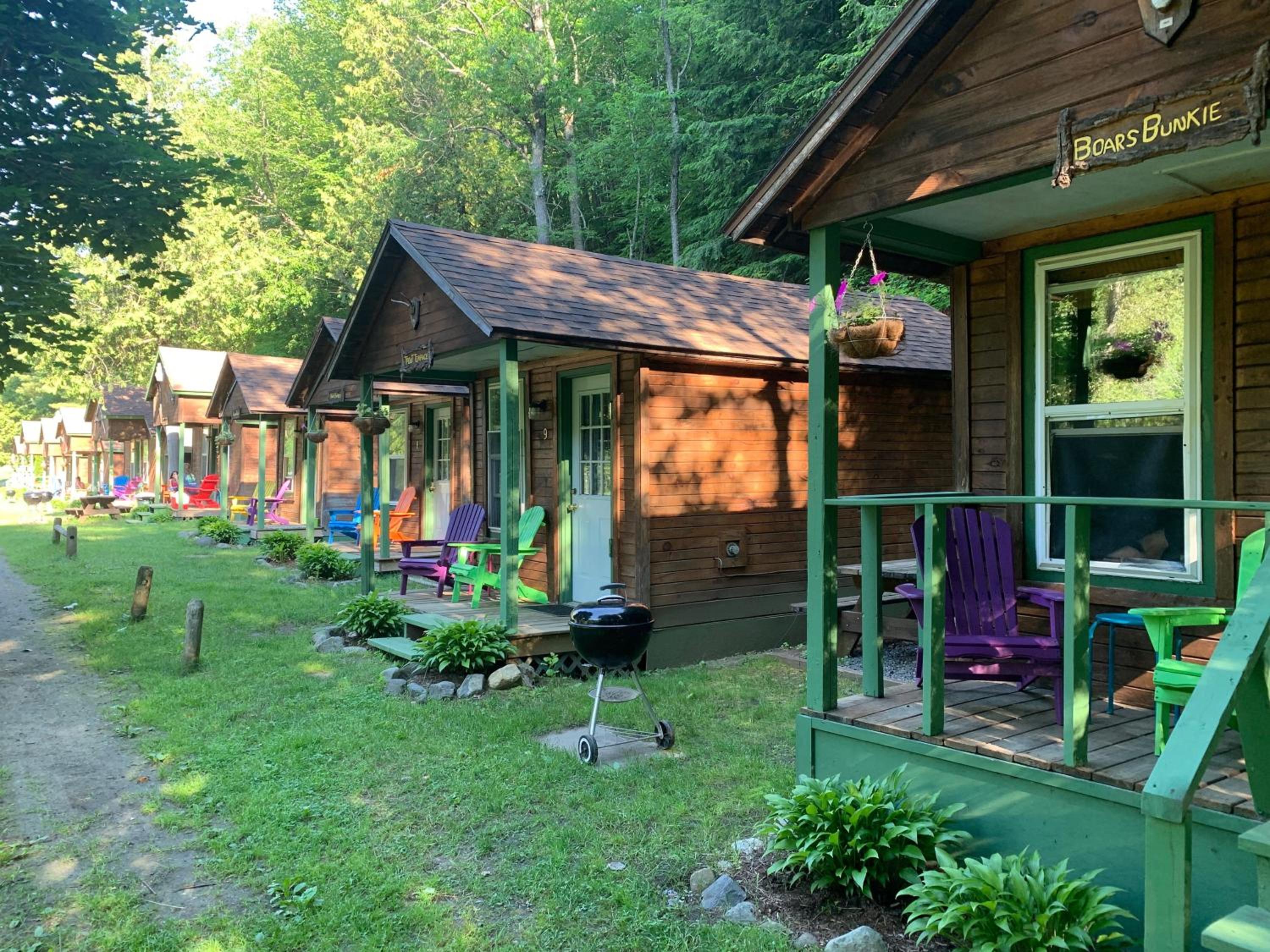 Pine Crest Motel & Cabins