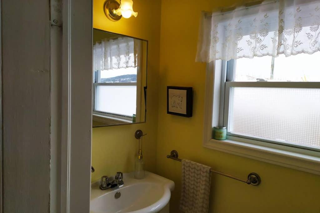Private Gem In Ferryland Stunning View!