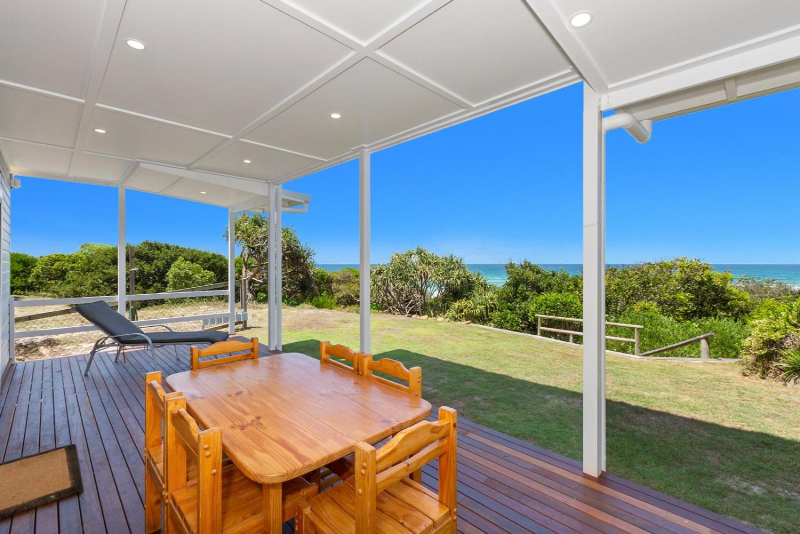 Sandpiper Beachfront House - Hastings Point