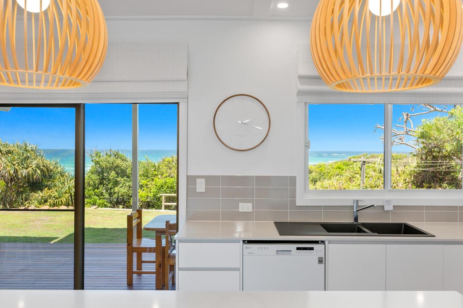 Sandpiper Beachfront House - Hastings Point