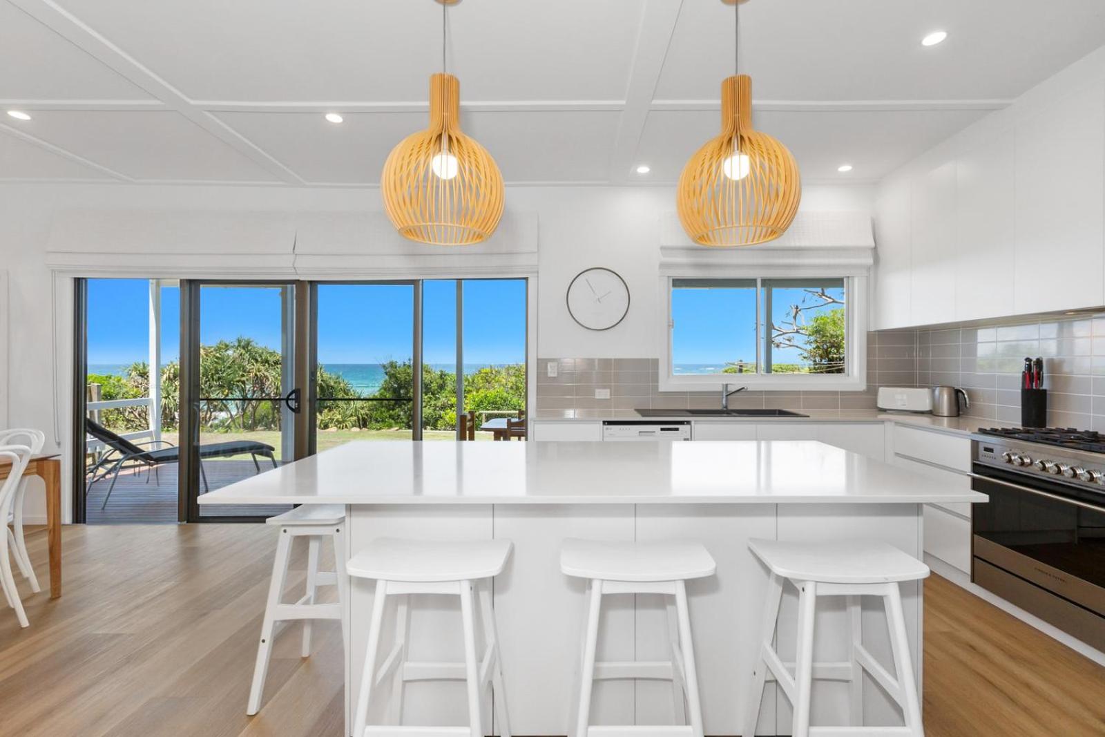 Sandpiper Beachfront House - Hastings Point