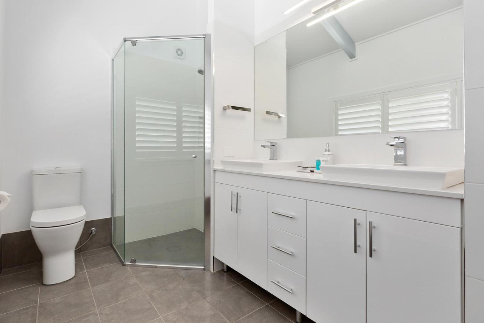 Sandpiper Beachfront House - Hastings Point